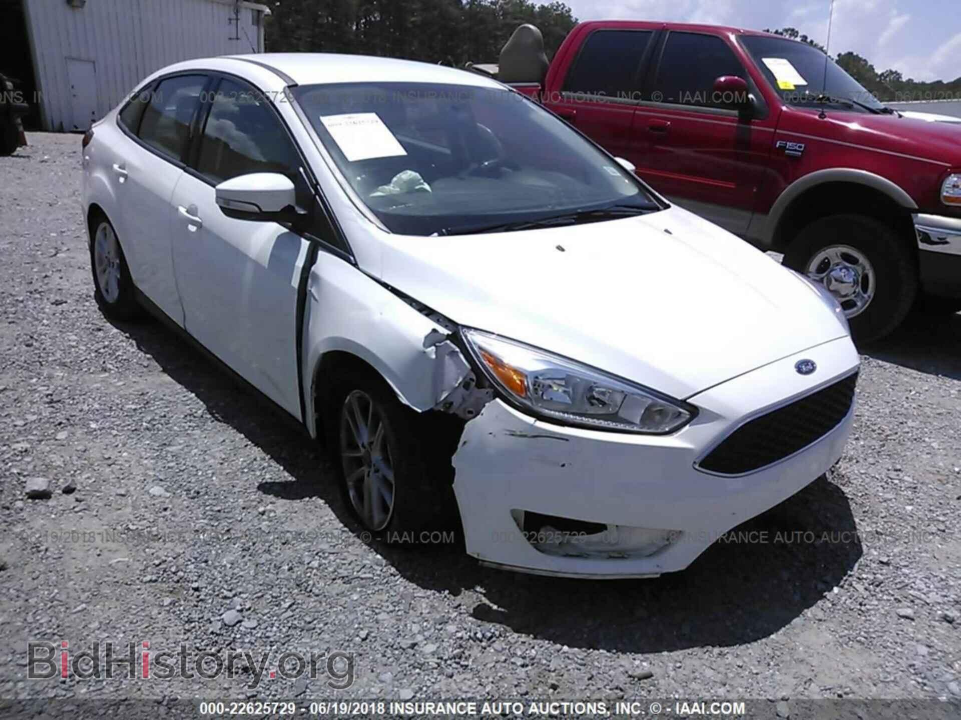 2016 Ford Focus - VIN: 1FADP3F22GL338862 - Photo 6