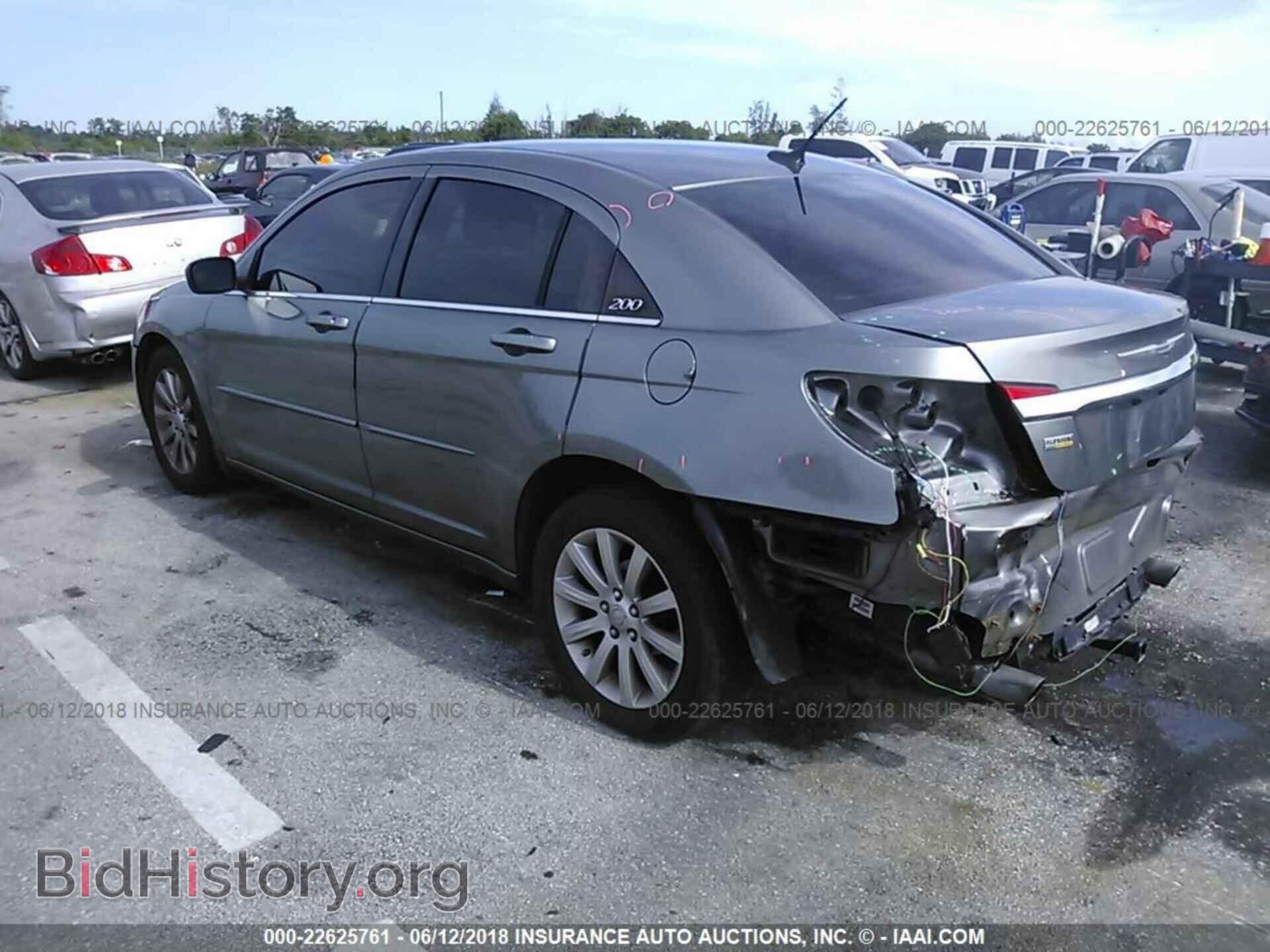 2012 Chrysler 200 - VIN: 1C3CCBBG8CN316669 - Фото 3