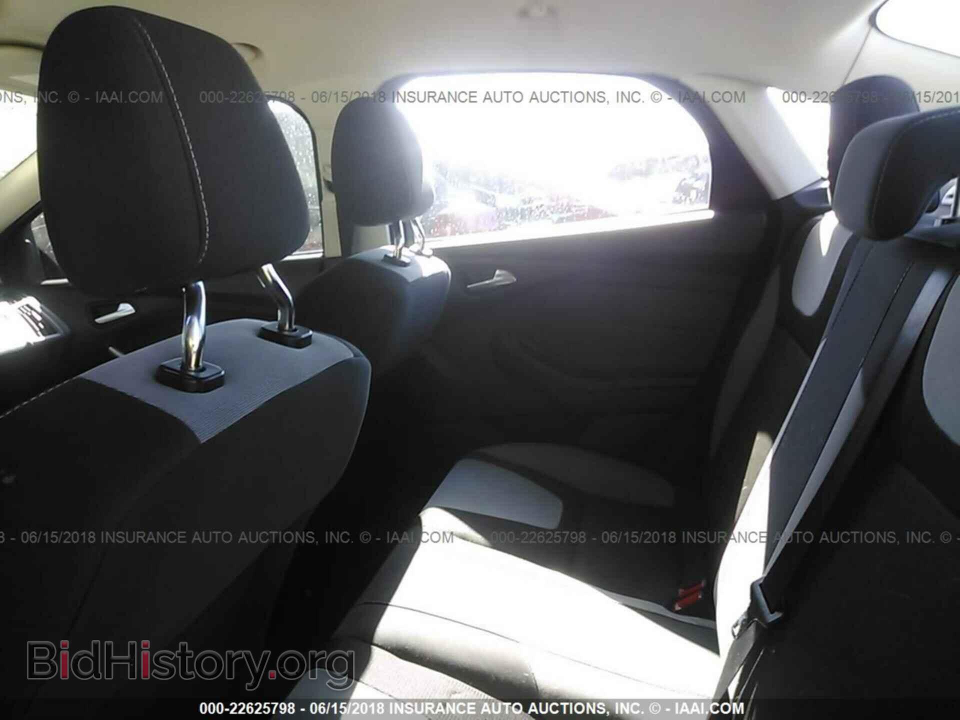 2012 Ford Focus - VIN: 1FAHP3F21CL289018 - Photo 8