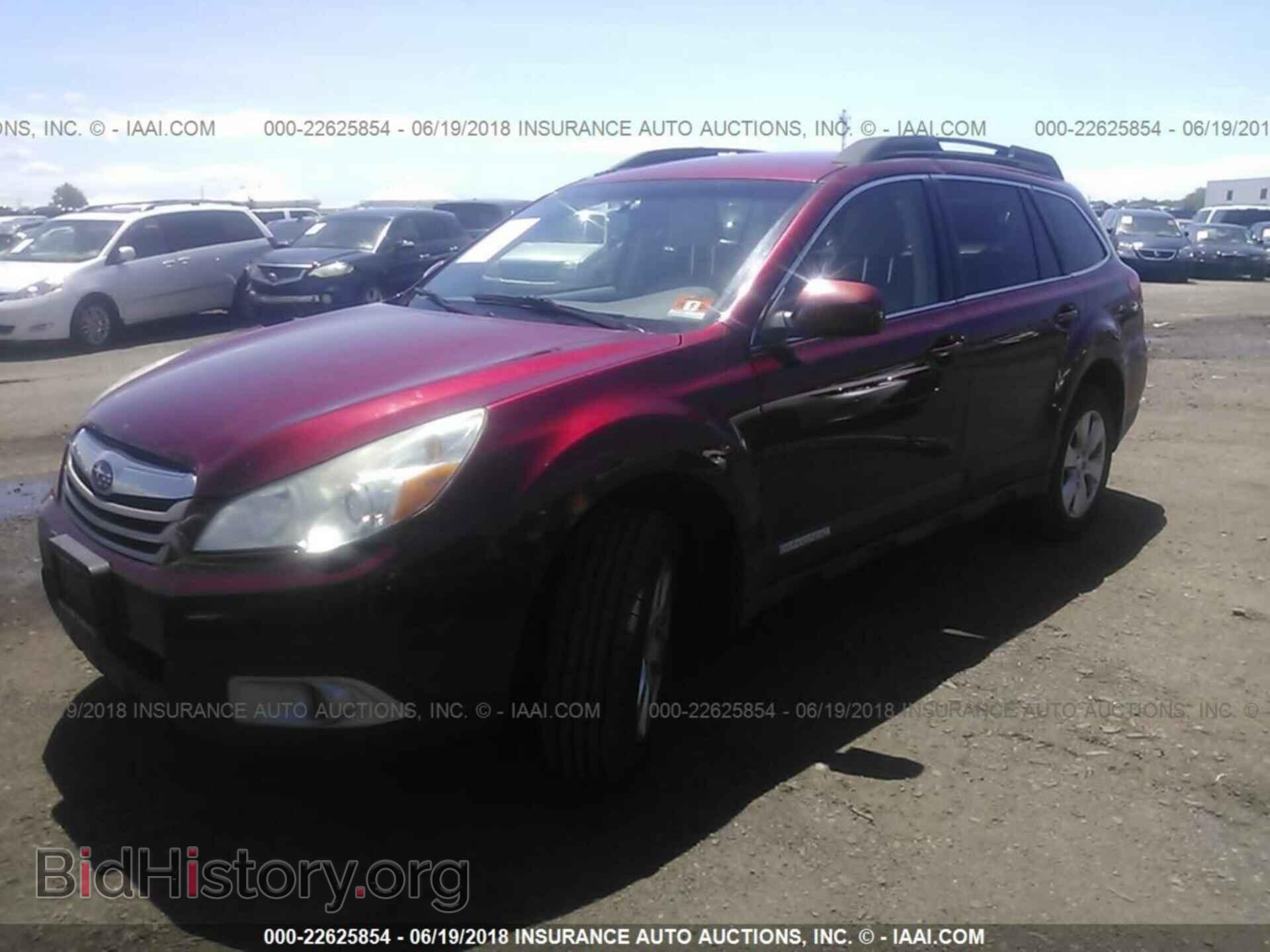 2011 Subaru Outback - VIN: 4S4BRBCC4B3402021 - Фото 2