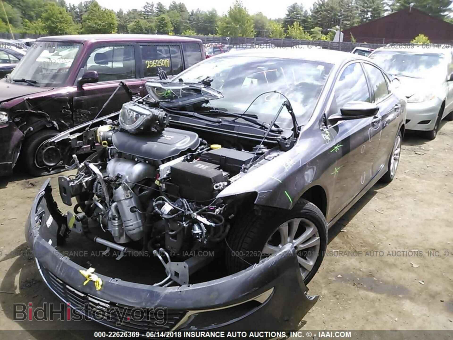 2015 Chrysler 200 - VIN: 1C3CCCAB6FN579145 - Photo 2