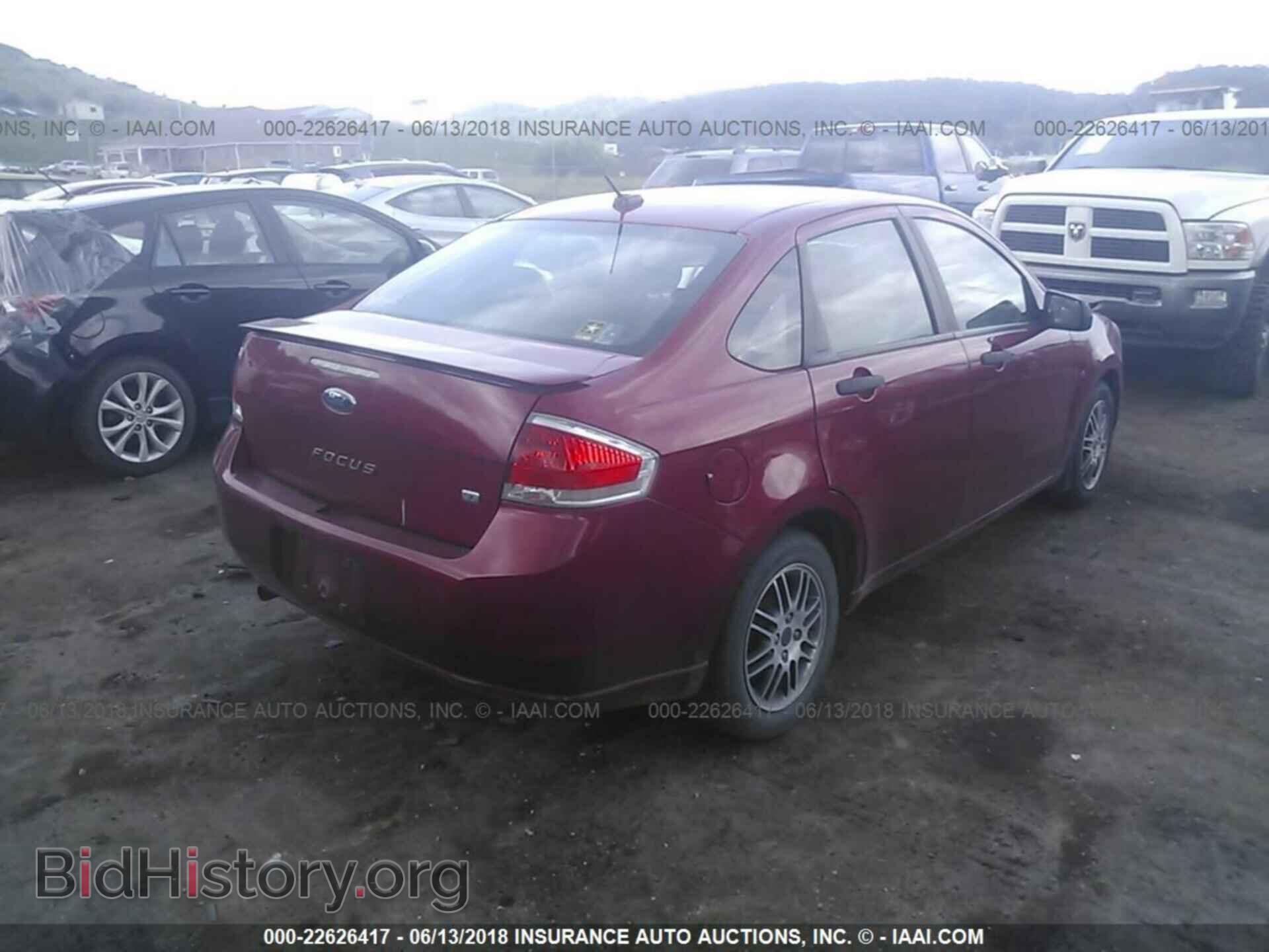 2011 Ford Focus - VIN: 1FAHP3FN5BW157600 - Фото 4