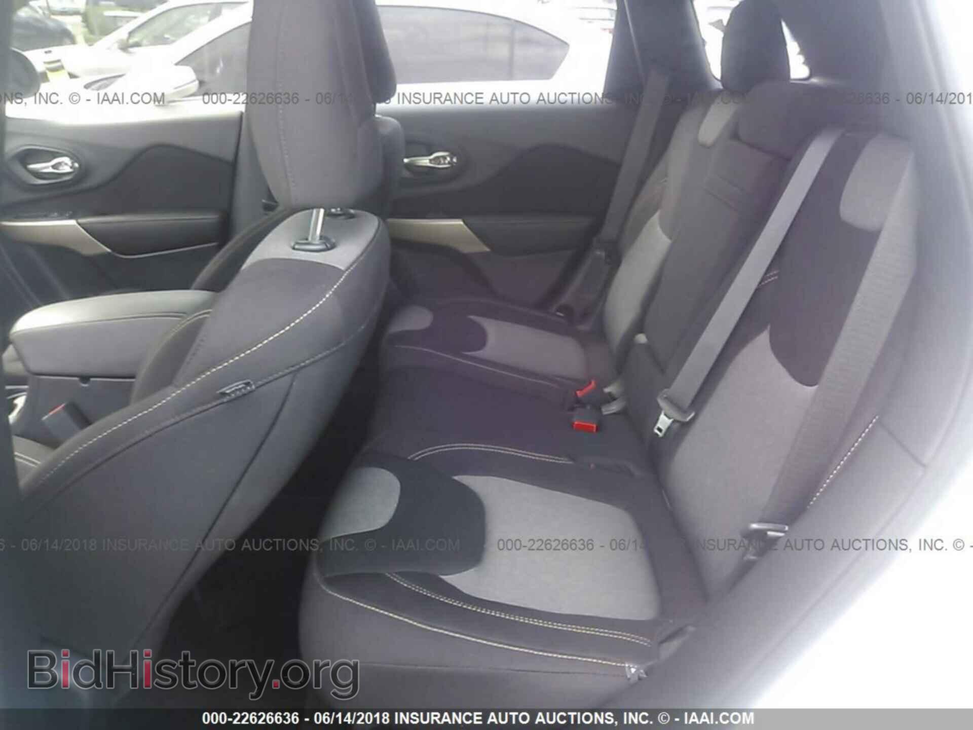 2017 Jeep Cherokee - VIN: 1C4PJLAB4HW573716 - Фото 8