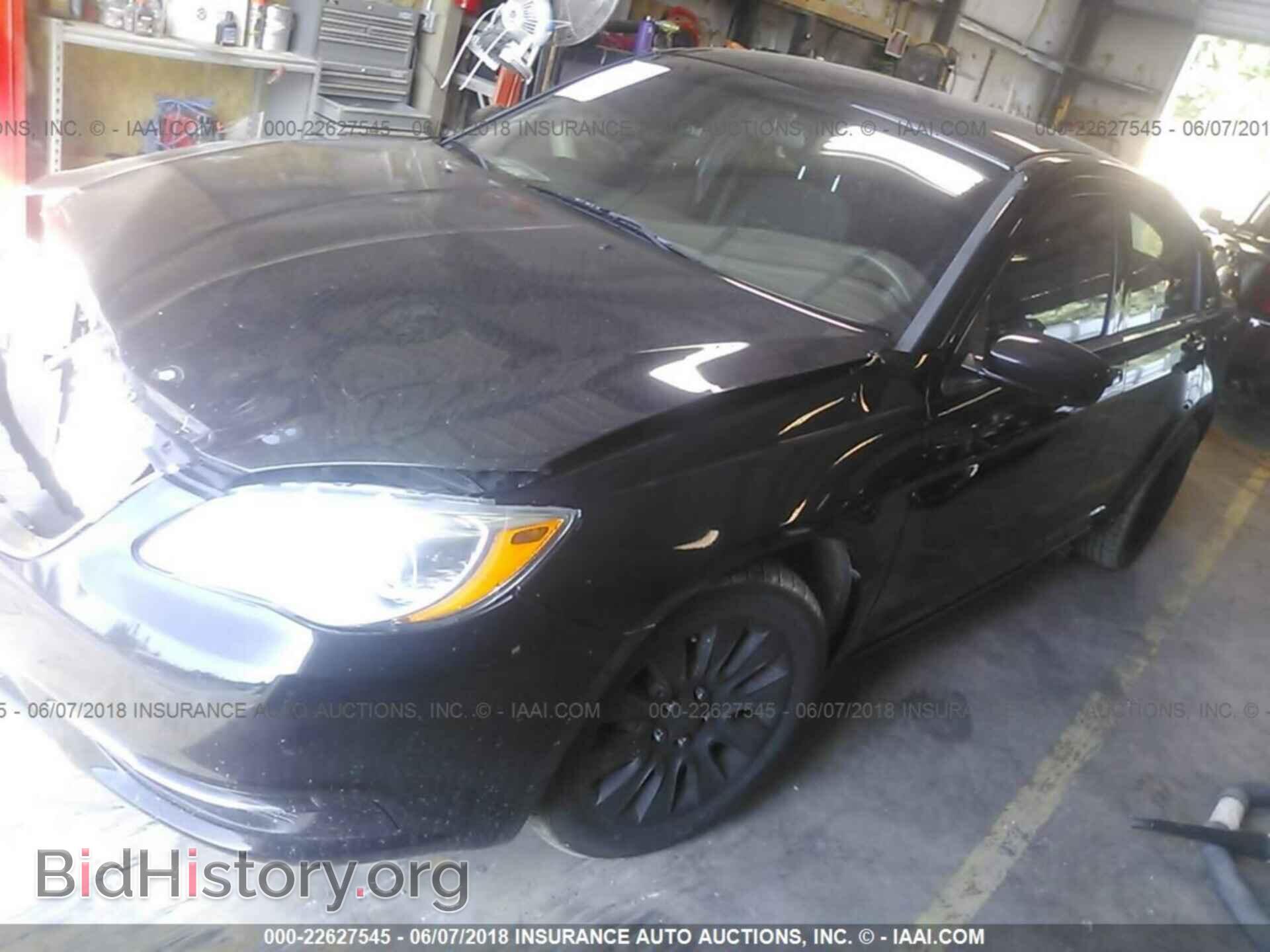 2014 Chrysler 200 - VIN: 1C3CCBAB4EN170716 - Photo 2