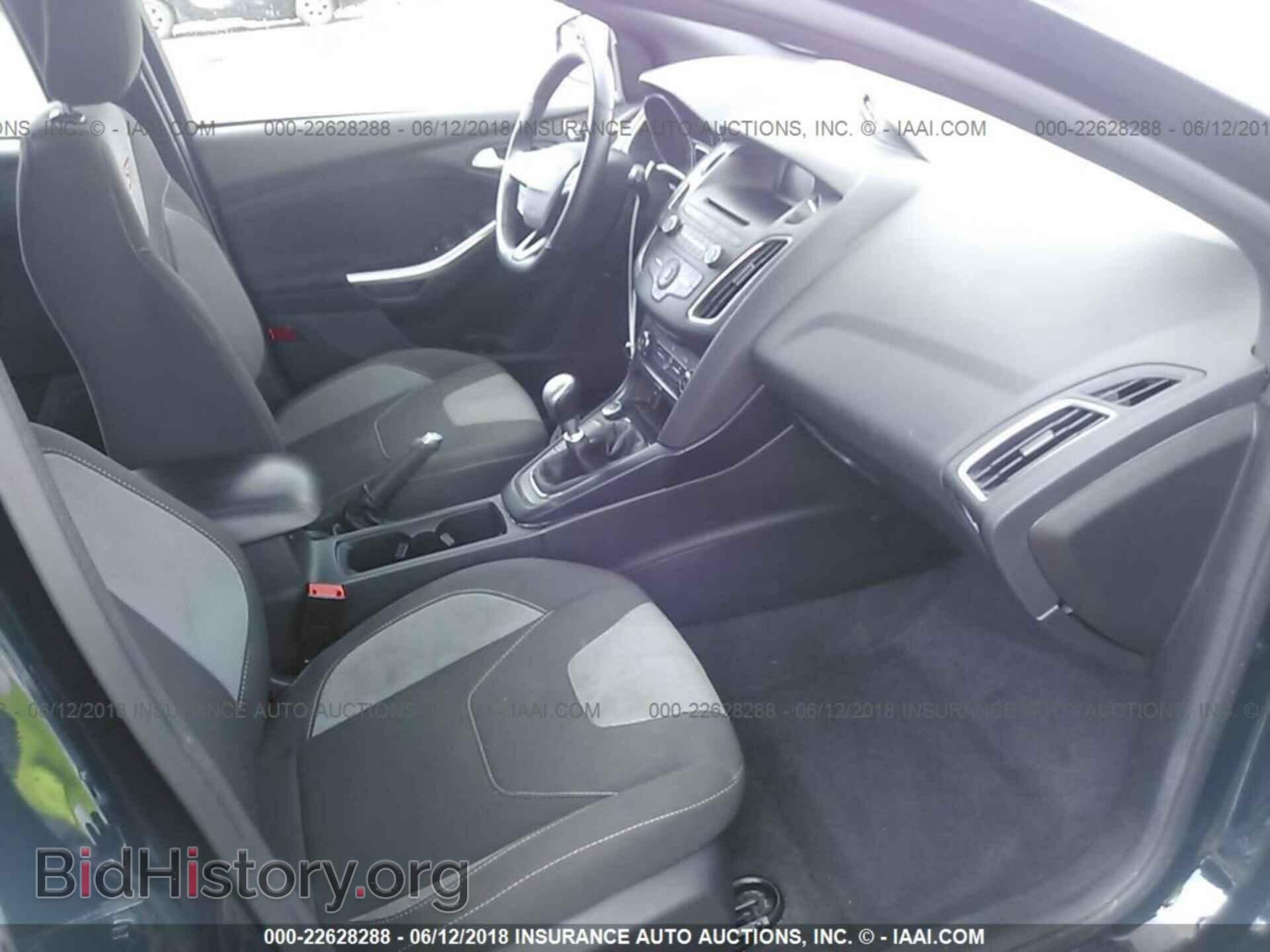 2017 Ford Focus - VIN: 1FADP3L92HL218336 - Photo 5
