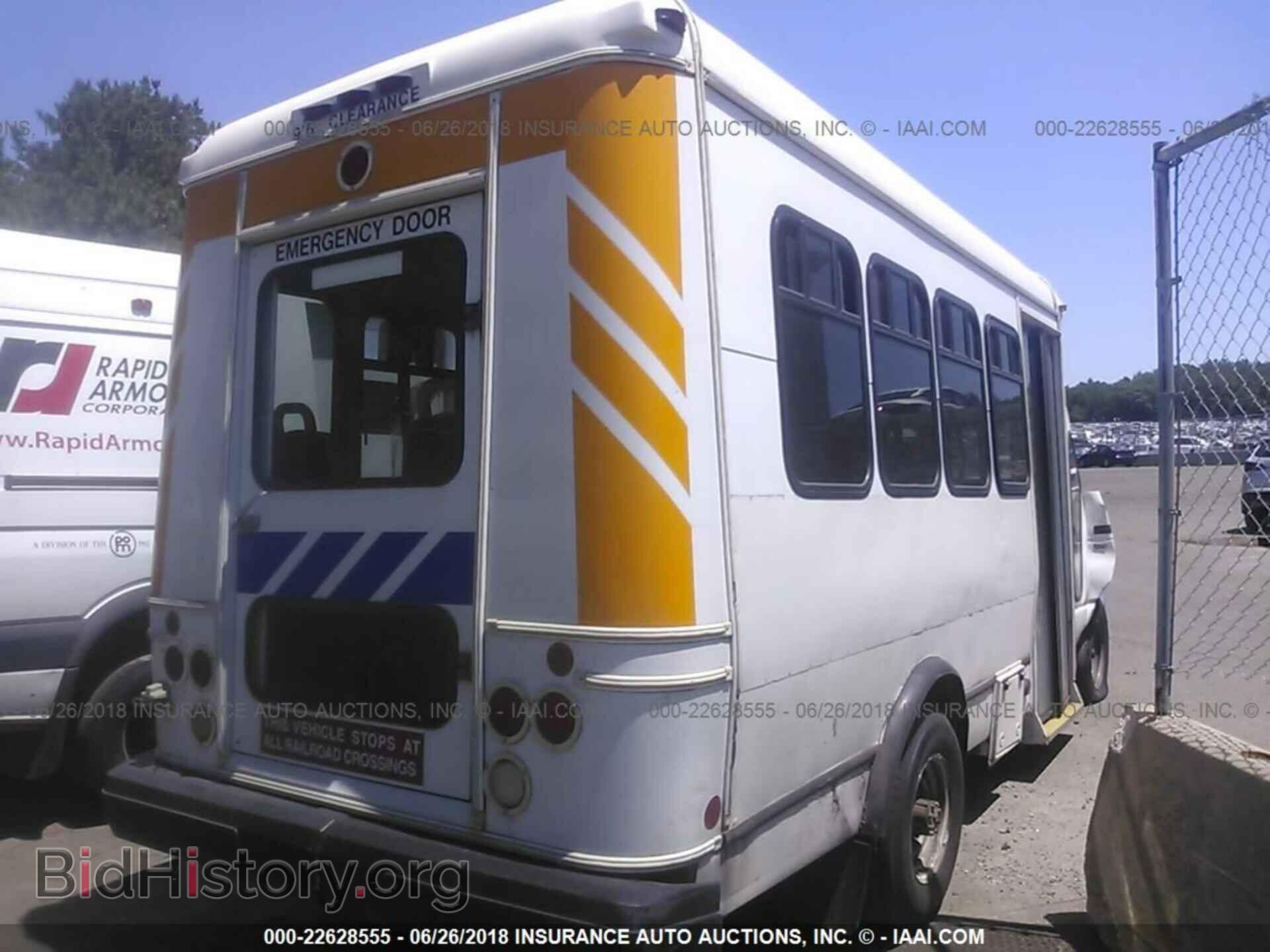 2011 Ford Econoline - VIN: 1FDEE3FLXBDA72633 - Фото 4