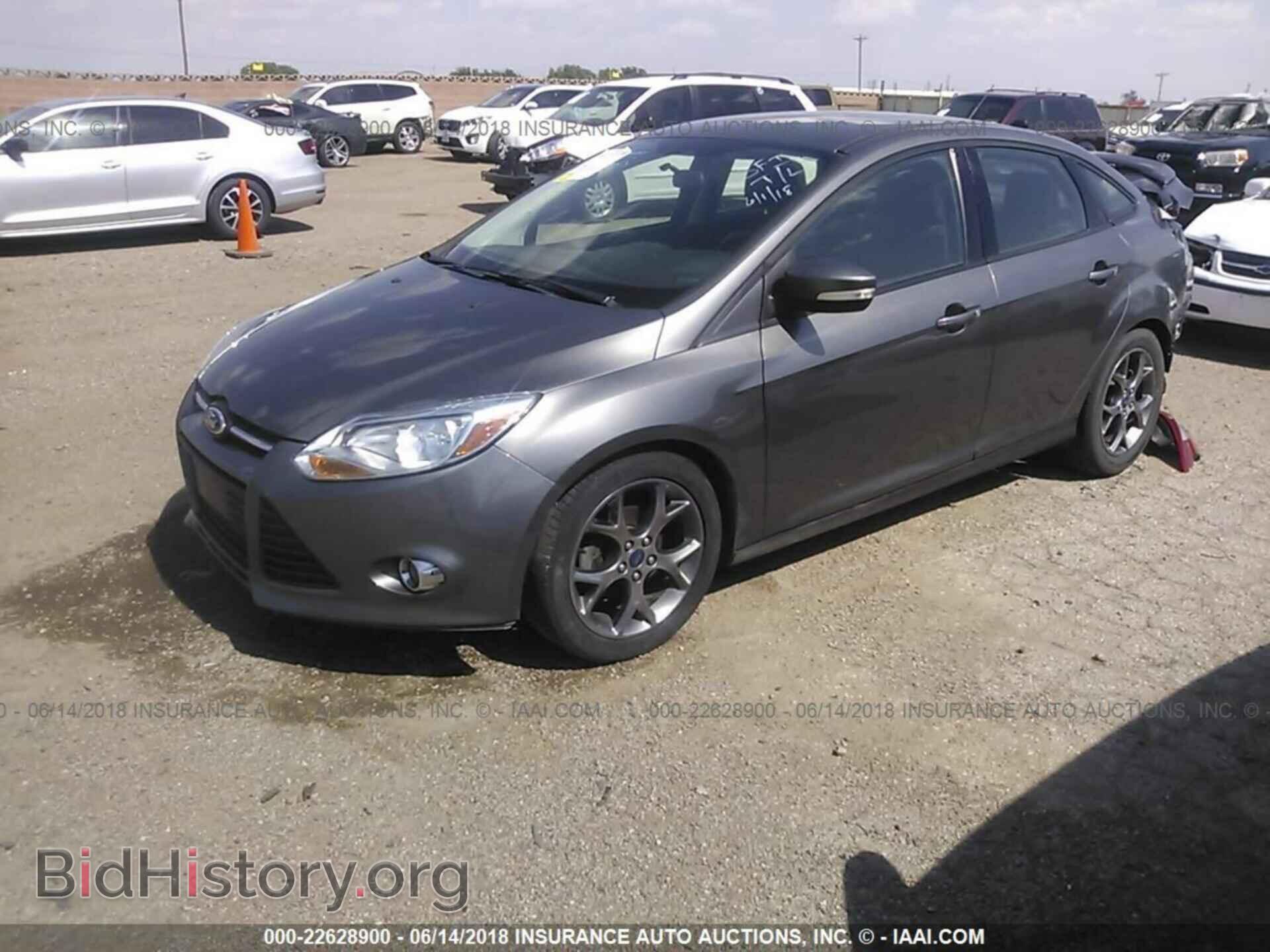 2014 Ford Focus - VIN: 1FADP3F20EL327792 - Фото 2