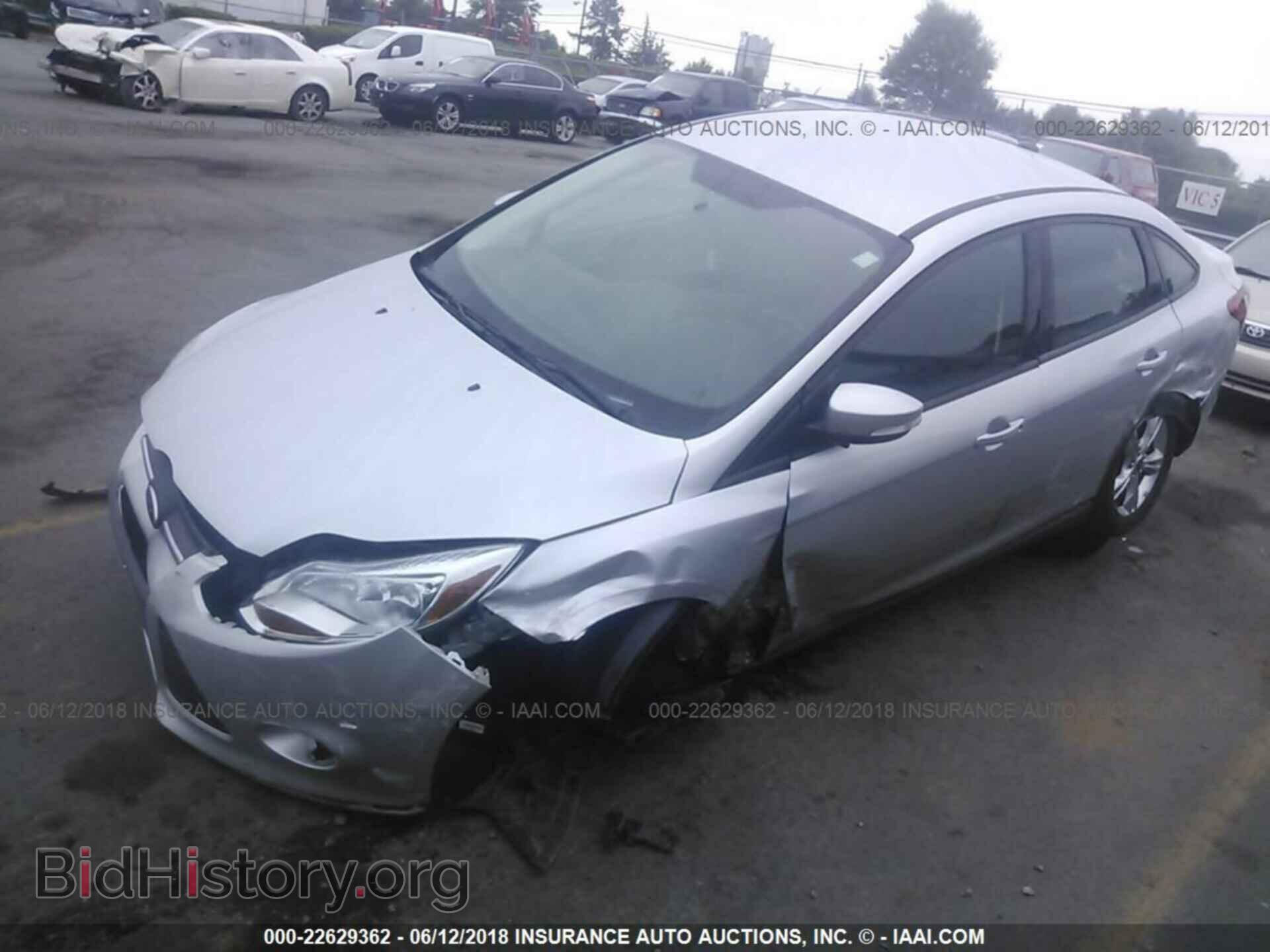 2014 Ford Focus - VIN: 1FADP3F27EL395166 - Фото 2