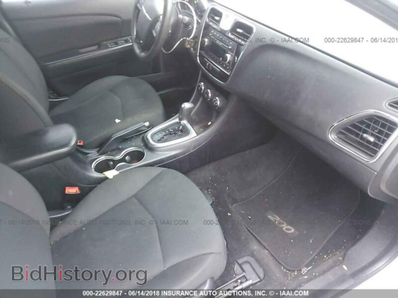 2012 Chrysler 200 (VIN 1C3CCBAB5CN152531) — photo 5 of 10