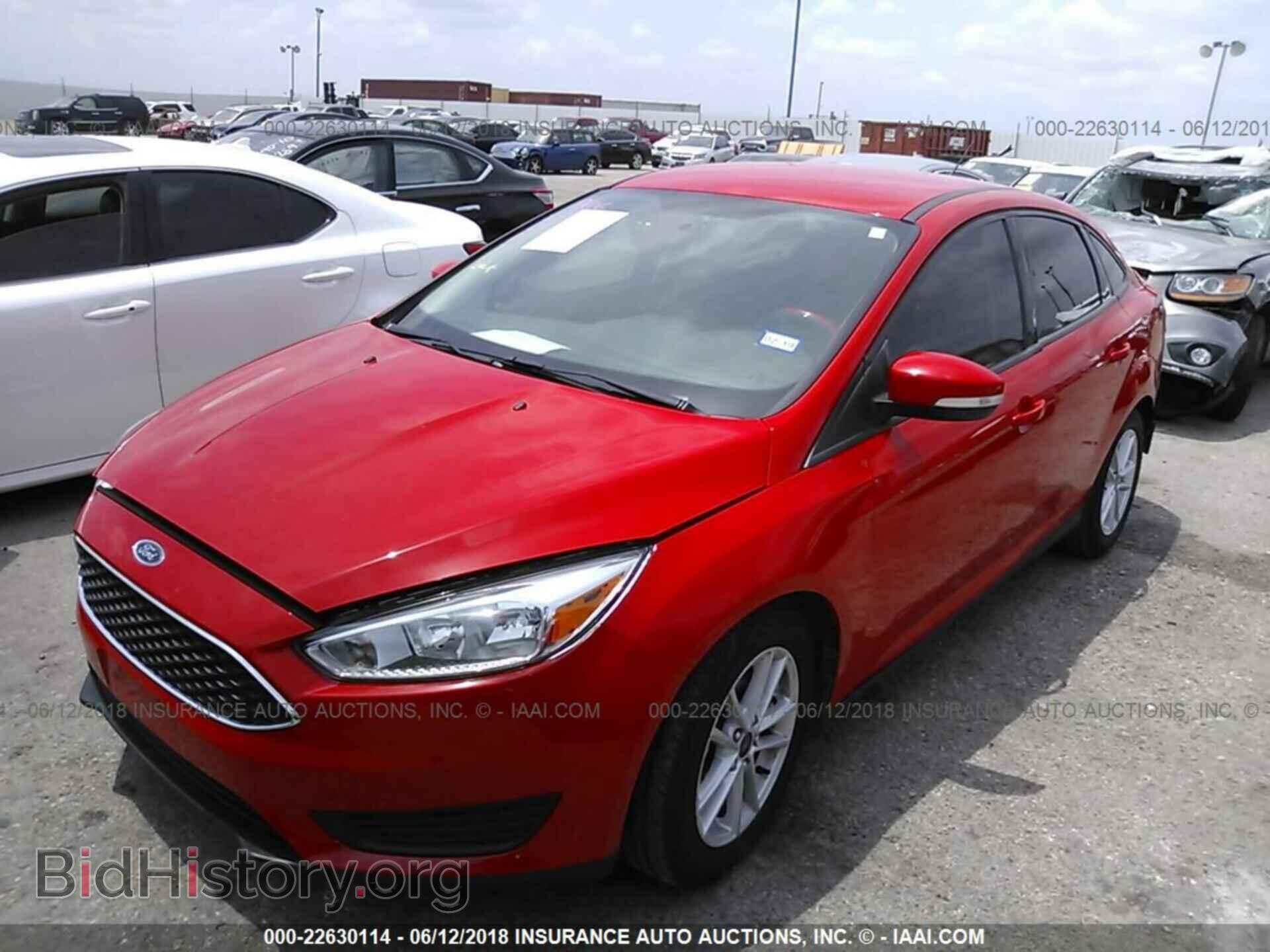 2017 Ford Focus - VIN: 1FADP3F26HL244288 - Photo 2