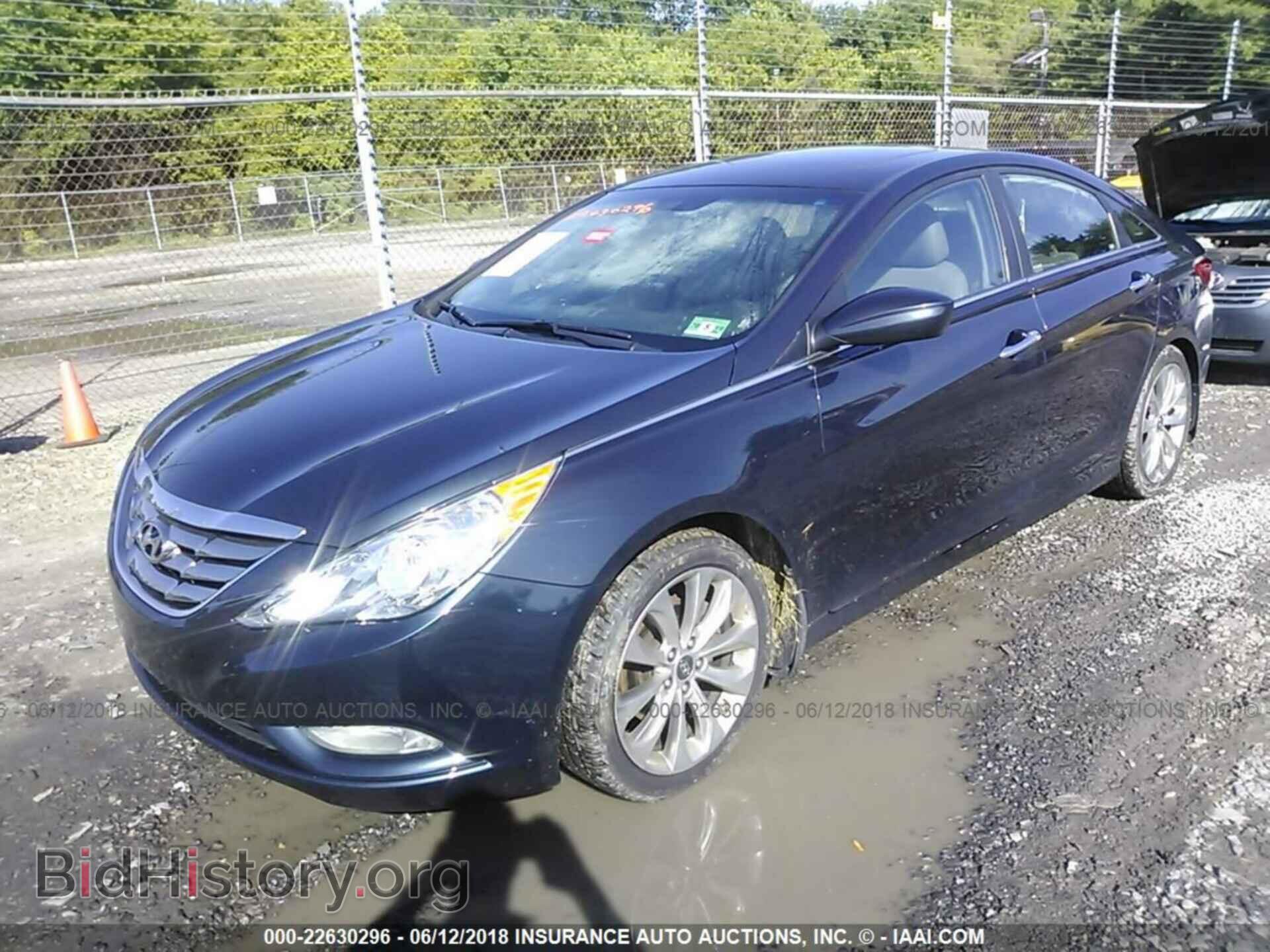 2012 Hyundai Sonata - VIN: 5NPEC4AC2CH344871 - Photo 2