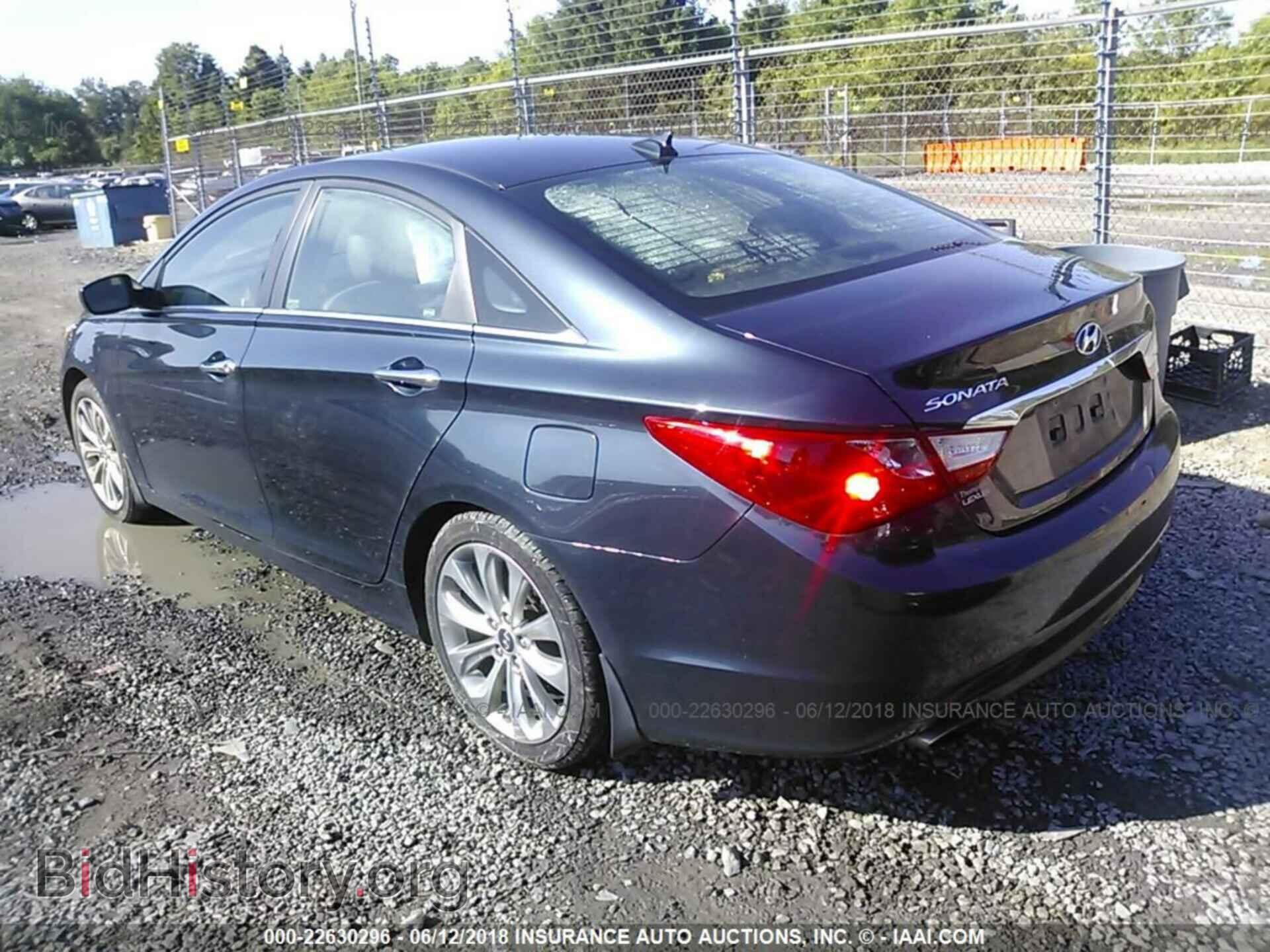 2012 Hyundai Sonata - VIN: 5NPEC4AC2CH344871 - Photo 3