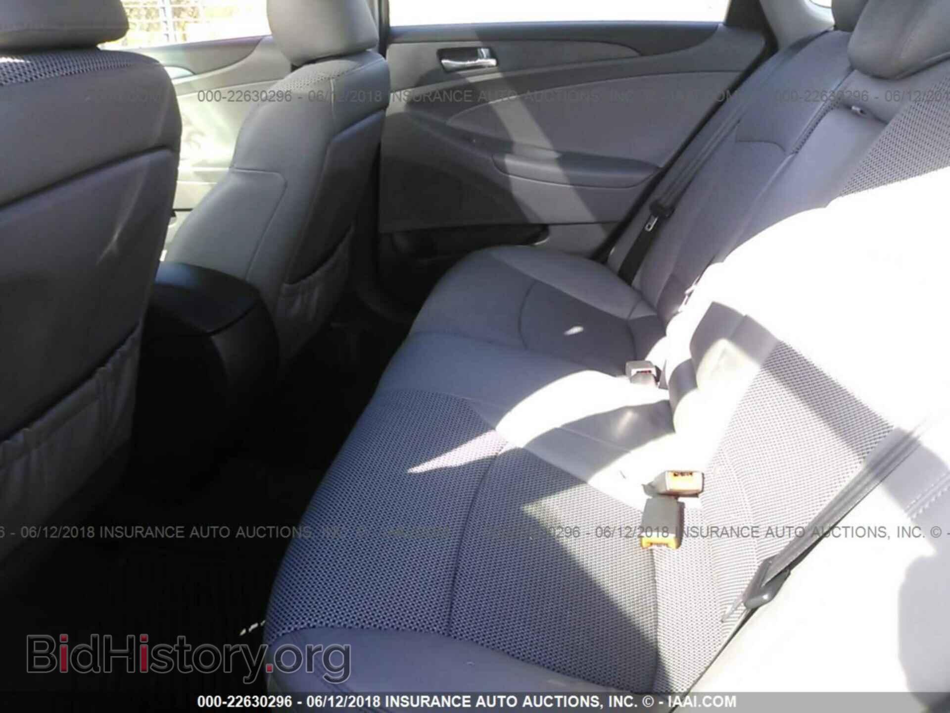 2012 Hyundai Sonata - VIN: 5NPEC4AC2CH344871 - Photo 8