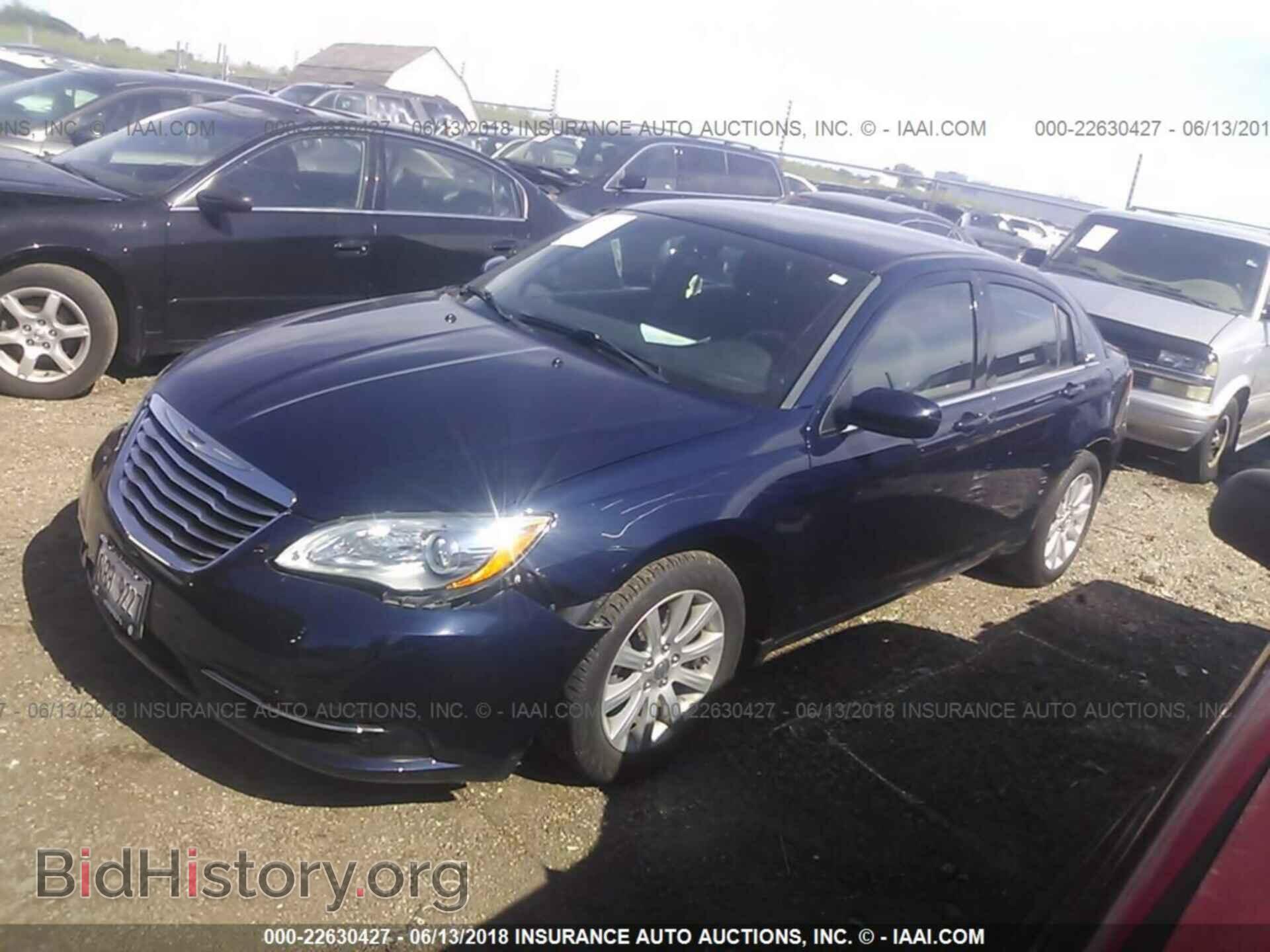 2014 Chrysler 200 - VIN: 1C3CCBBB4EN183805 - Фото 2
