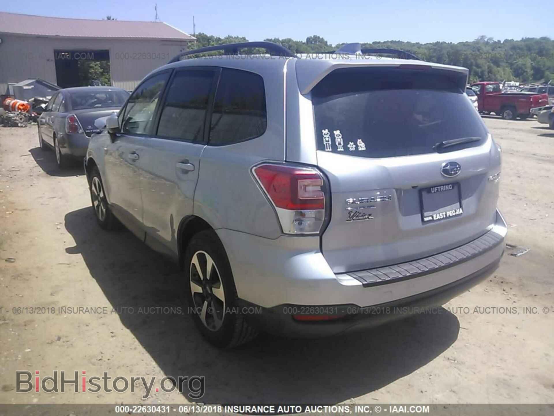 2017 Subaru Forester - VIN: JF2SJAEC1HH476285 - Photo 3