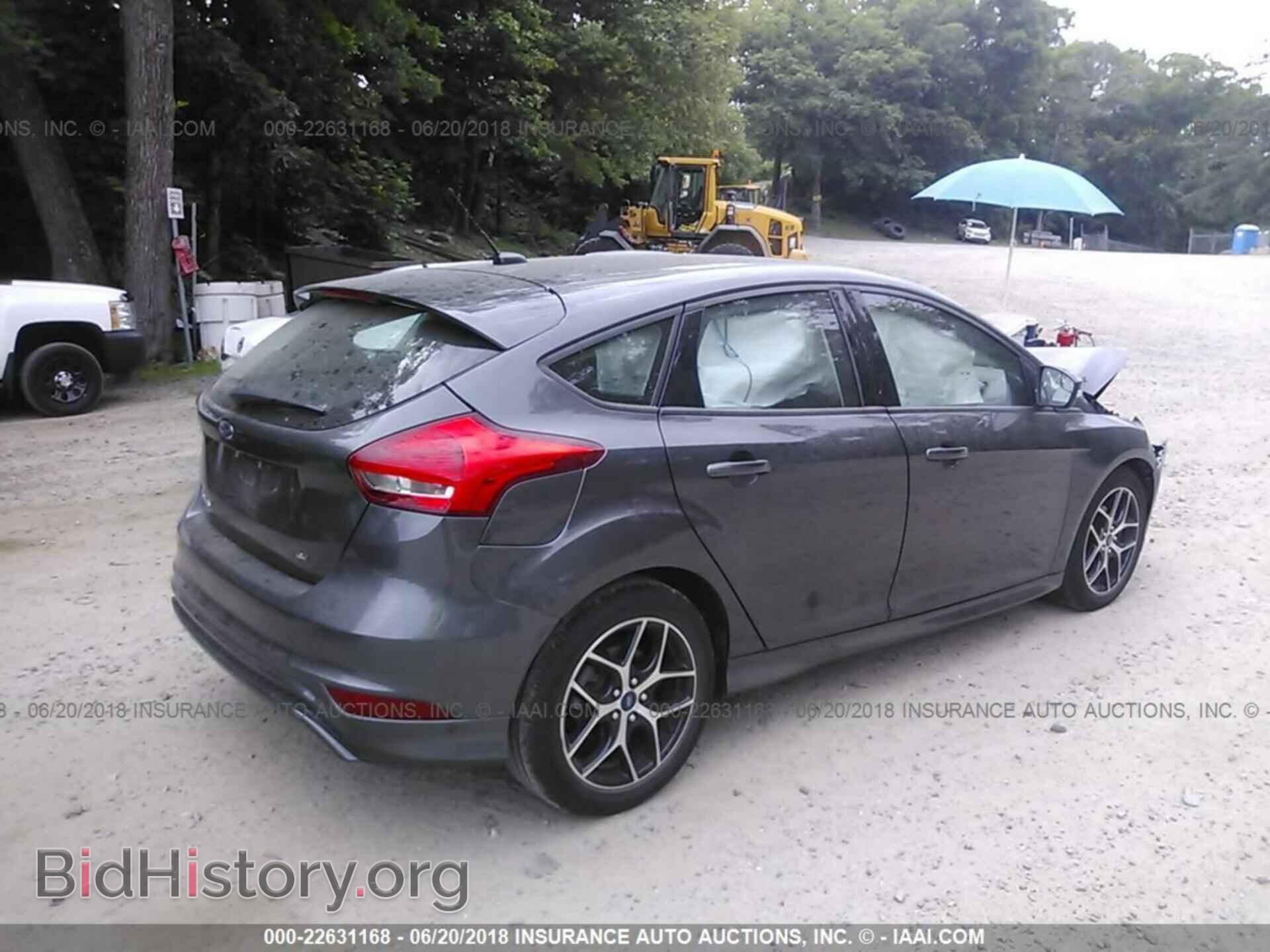 2016 Ford Focus - VIN: 1FADP3K29GL279136 - Фото 4