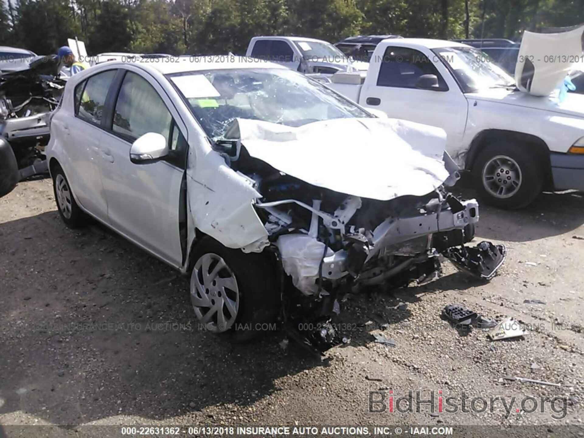 Photo JTDKDTB39F1109050 - Toyota Prius c 2015