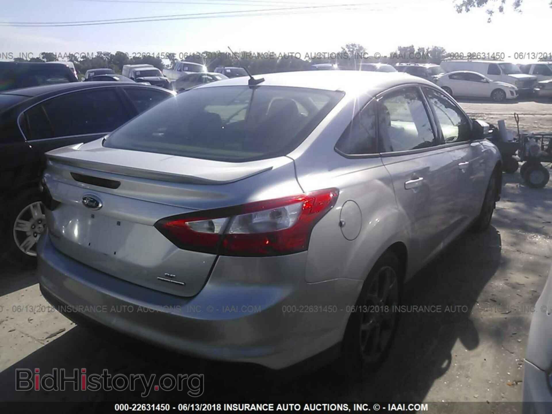 2013 Ford Focus - VIN: 1FADP3F27DL245959 - Photo 4