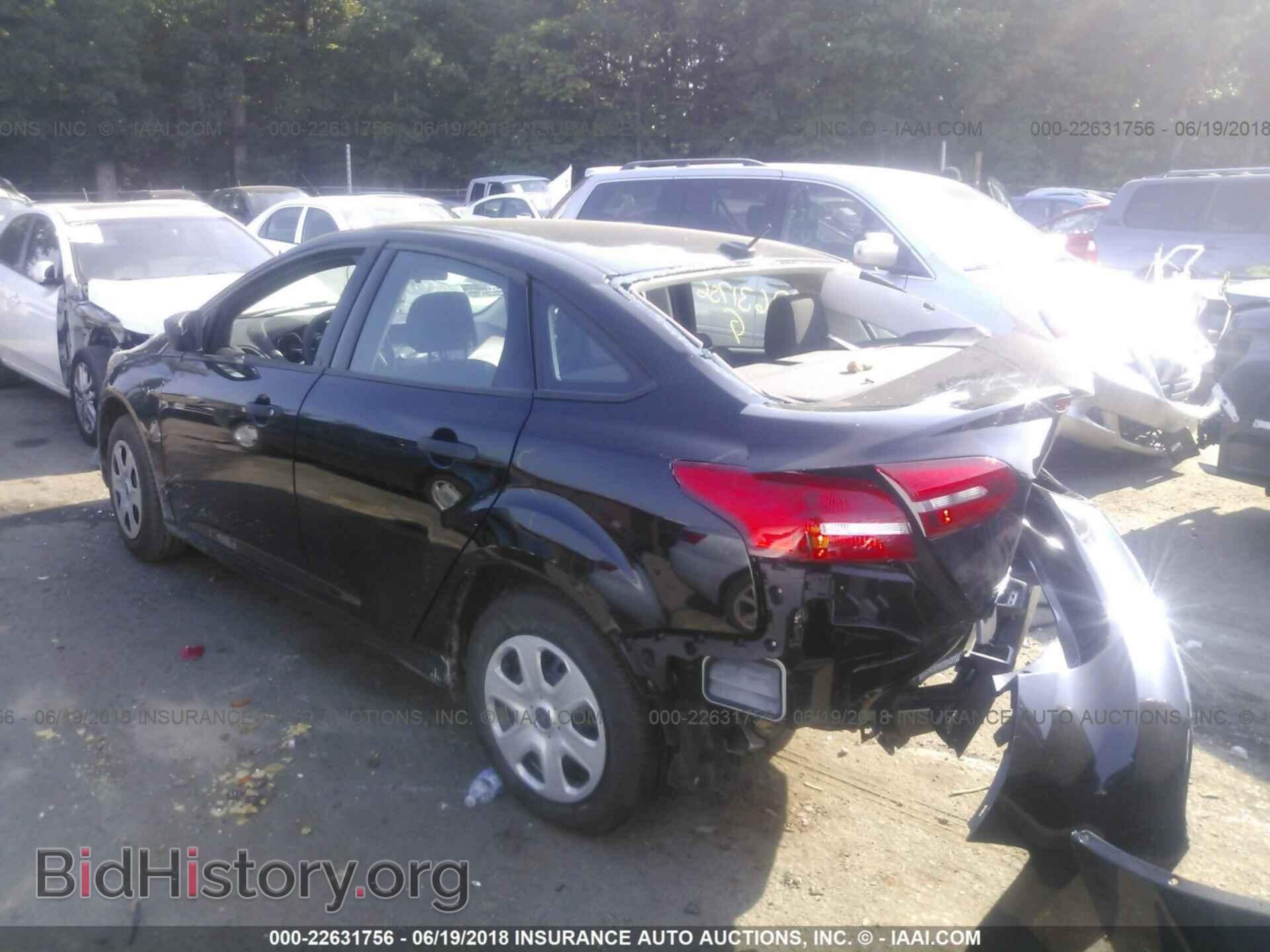 2018 Ford Focus - VIN: 1FADP3E2XJL266592 - Фото 3