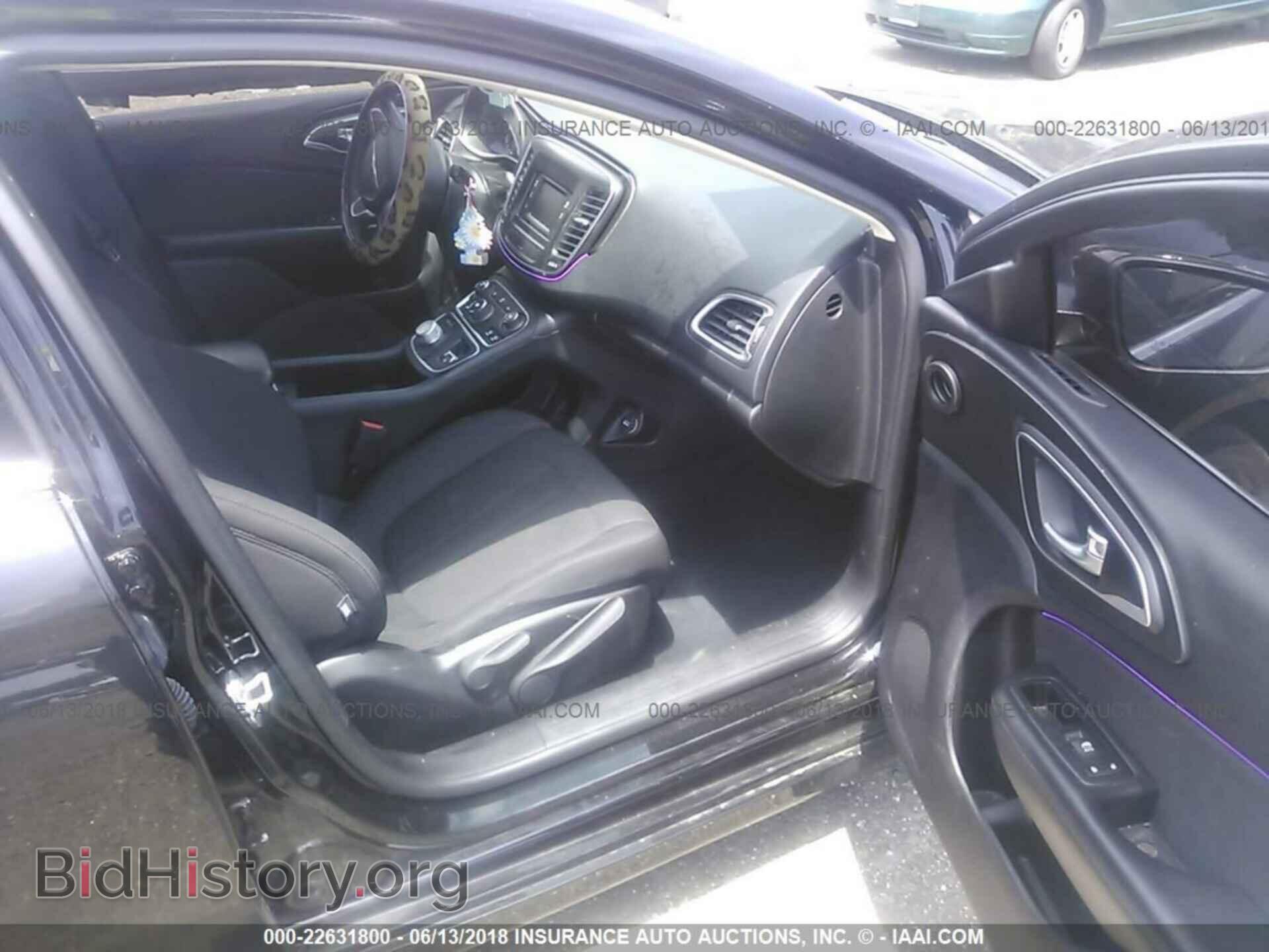 2015 Chrysler 200 - VIN: 1C3CCCAB4FN745629 - Photo 5
