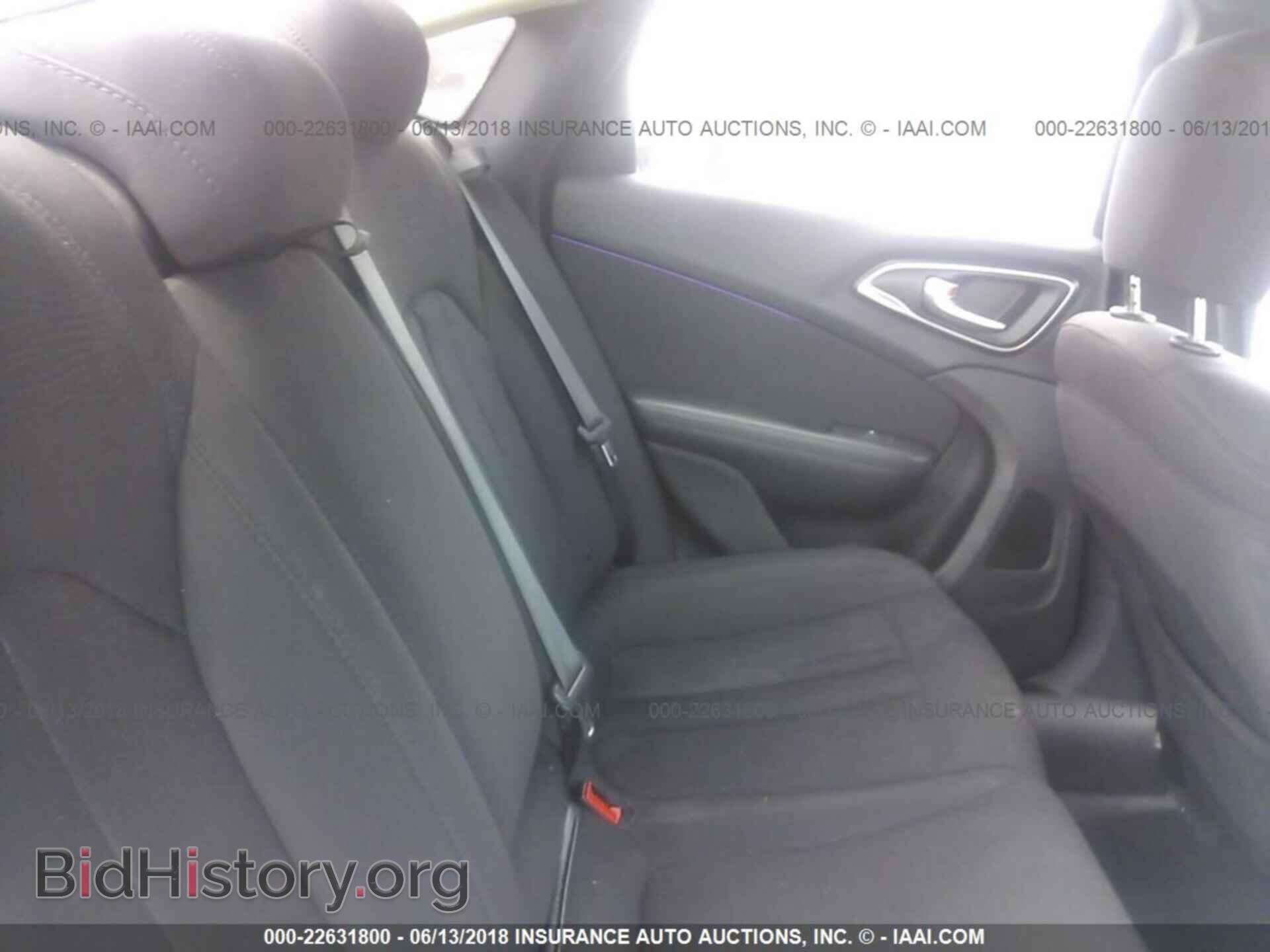 2015 Chrysler 200 - VIN: 1C3CCCAB4FN745629 - Photo 8