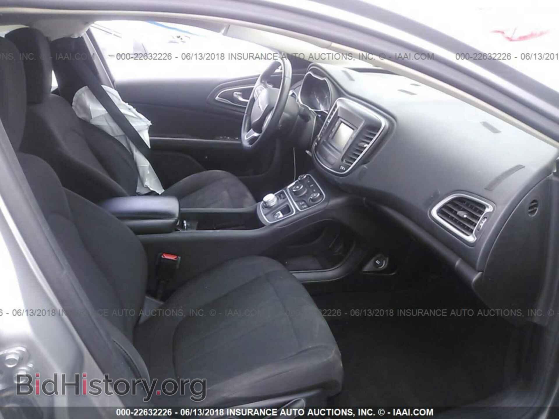 2016 Chrysler 200 - VIN: 1C3CCCAB0GN131453 - Photo 5