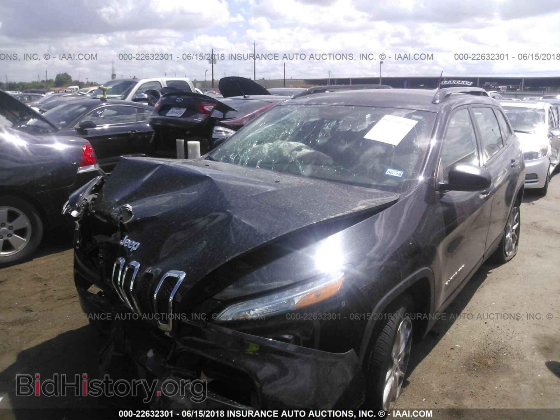 2015 Jeep Cherokee - VIN: 1C4PJLAB4FW760161 - Фото 2