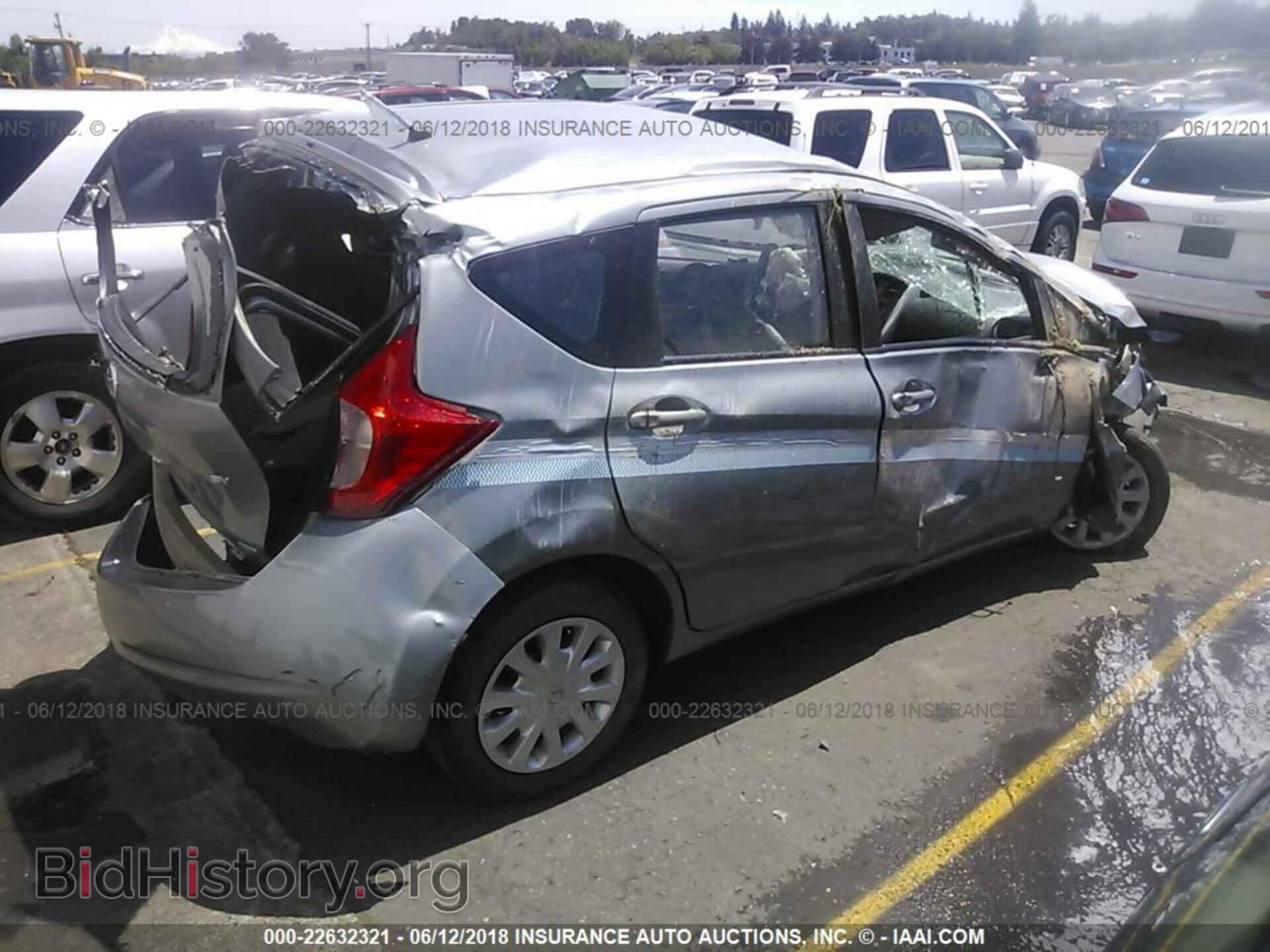 2015 Nissan Versa note - VIN: 3N1CE2CP4FL357022 - Фото 4