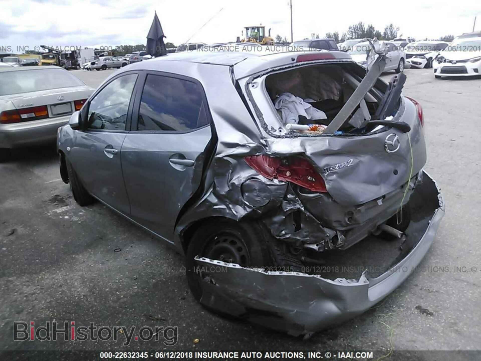 2014 MAZDA MAZDA2 - VIN: JM1DE1KY2E0172887 - Фото 3