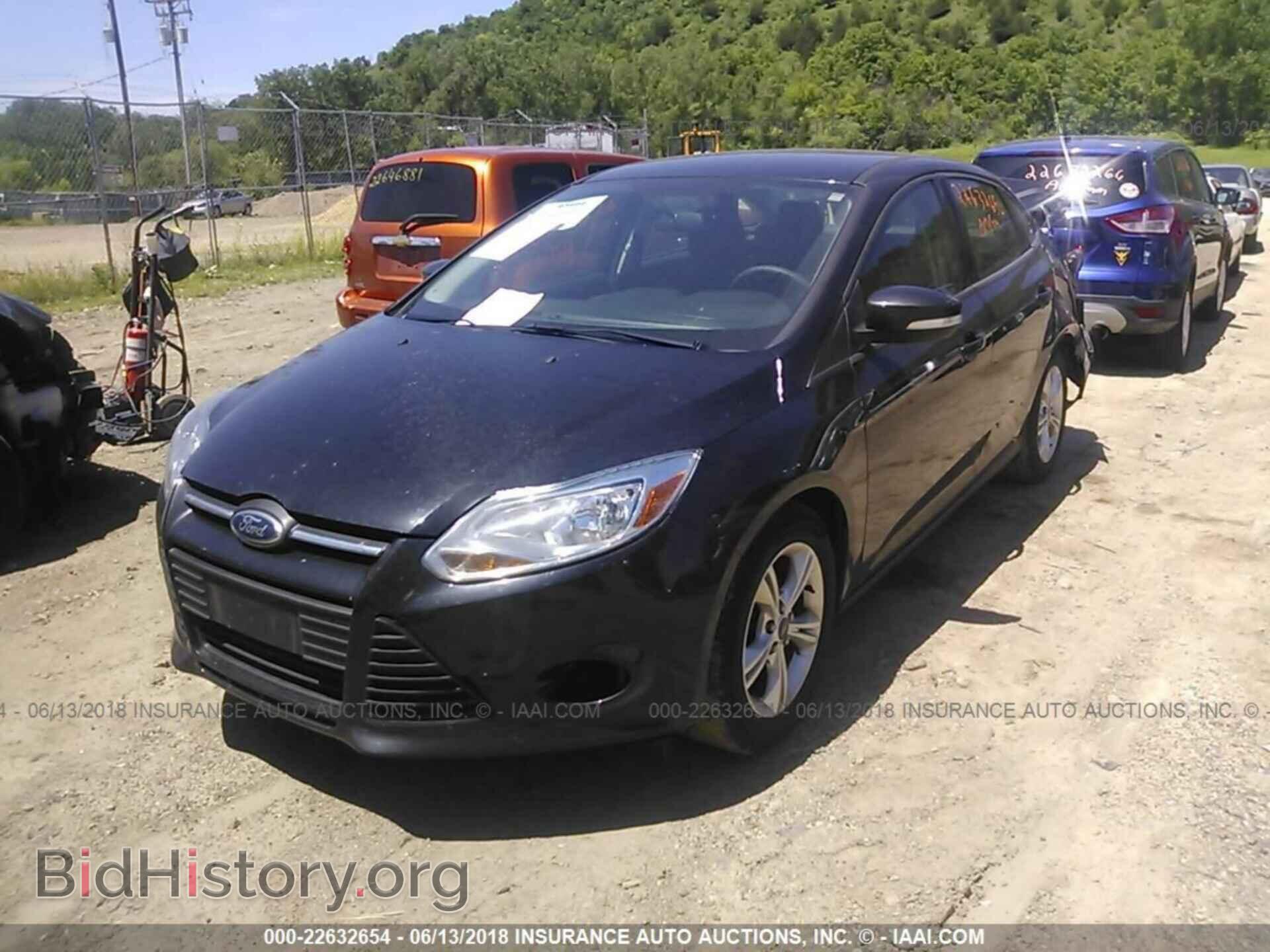 2013 Ford Focus - VIN: 1FADP3F20DL381947 - Фото 2