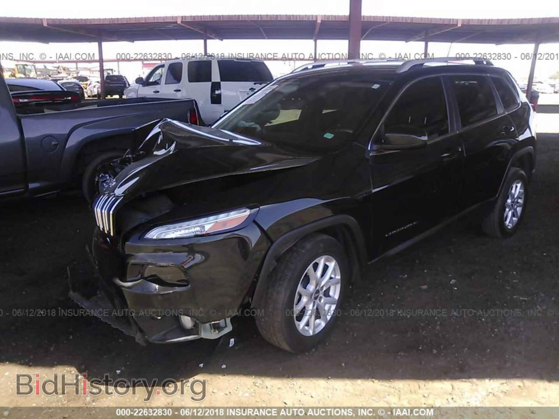 2015 Jeep Cherokee - VIN: 1C4PJLCB4FW766152 - Фото 2