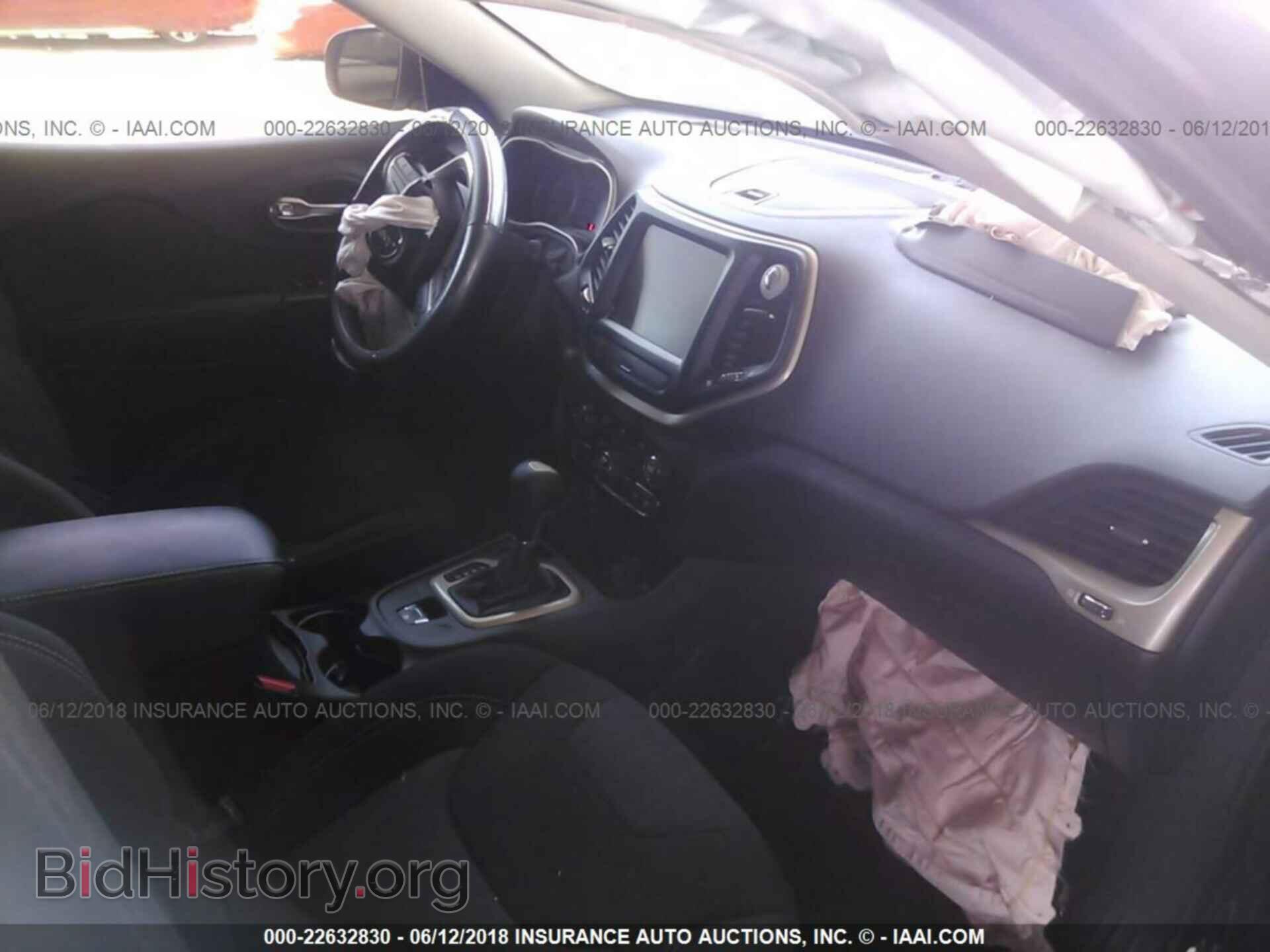 2015 Jeep Cherokee - VIN: 1C4PJLCB4FW766152 - Фото 5