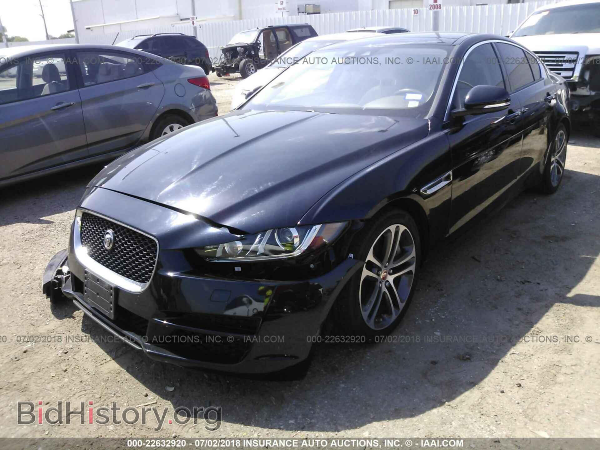 2017 Jaguar Xe - VIN: SAJAD4BV1HA949766 - Фото 2