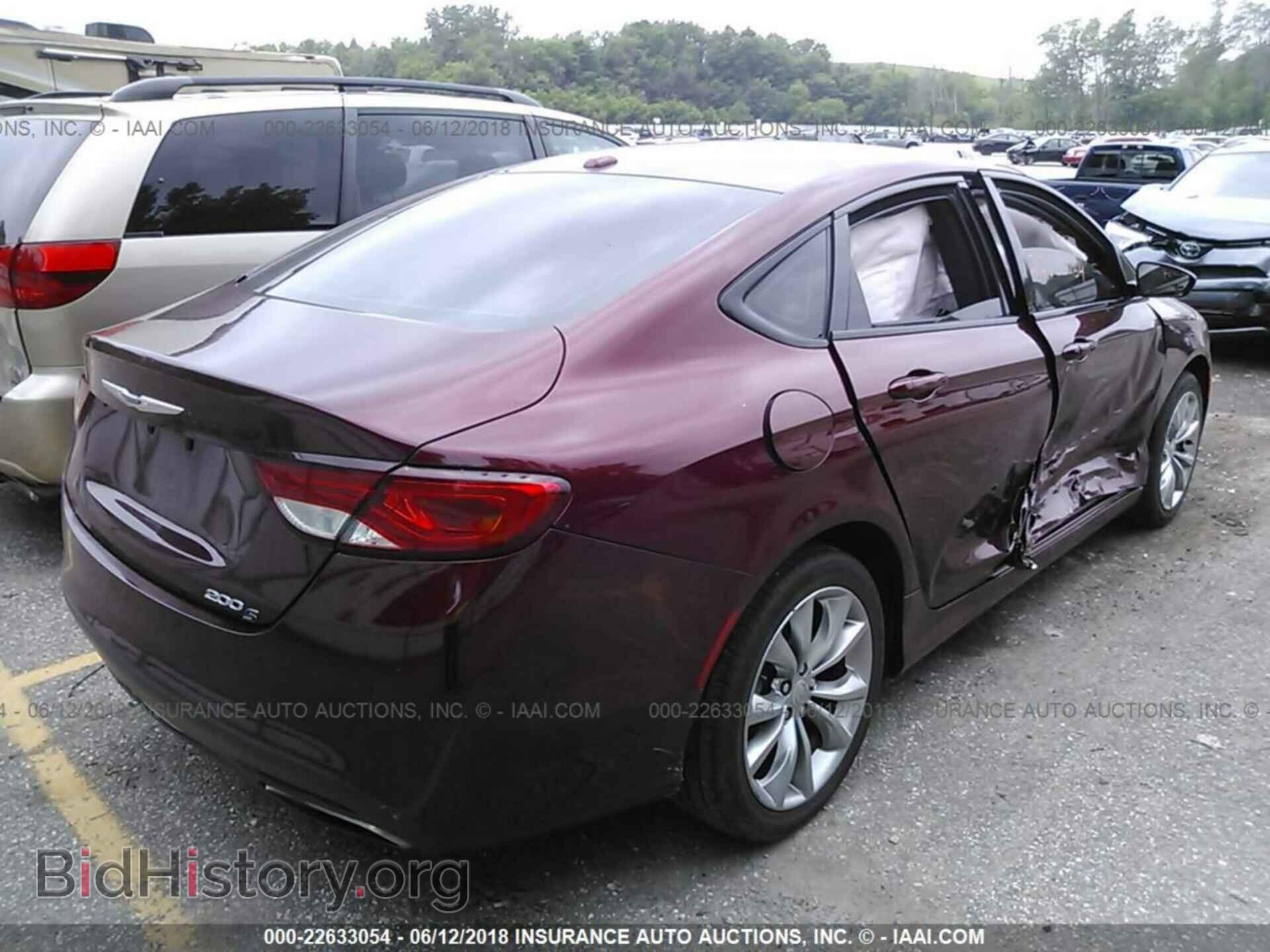 2015 Chrysler 200 - VIN: 1C3CCCBBXFN744161 - Photo 4