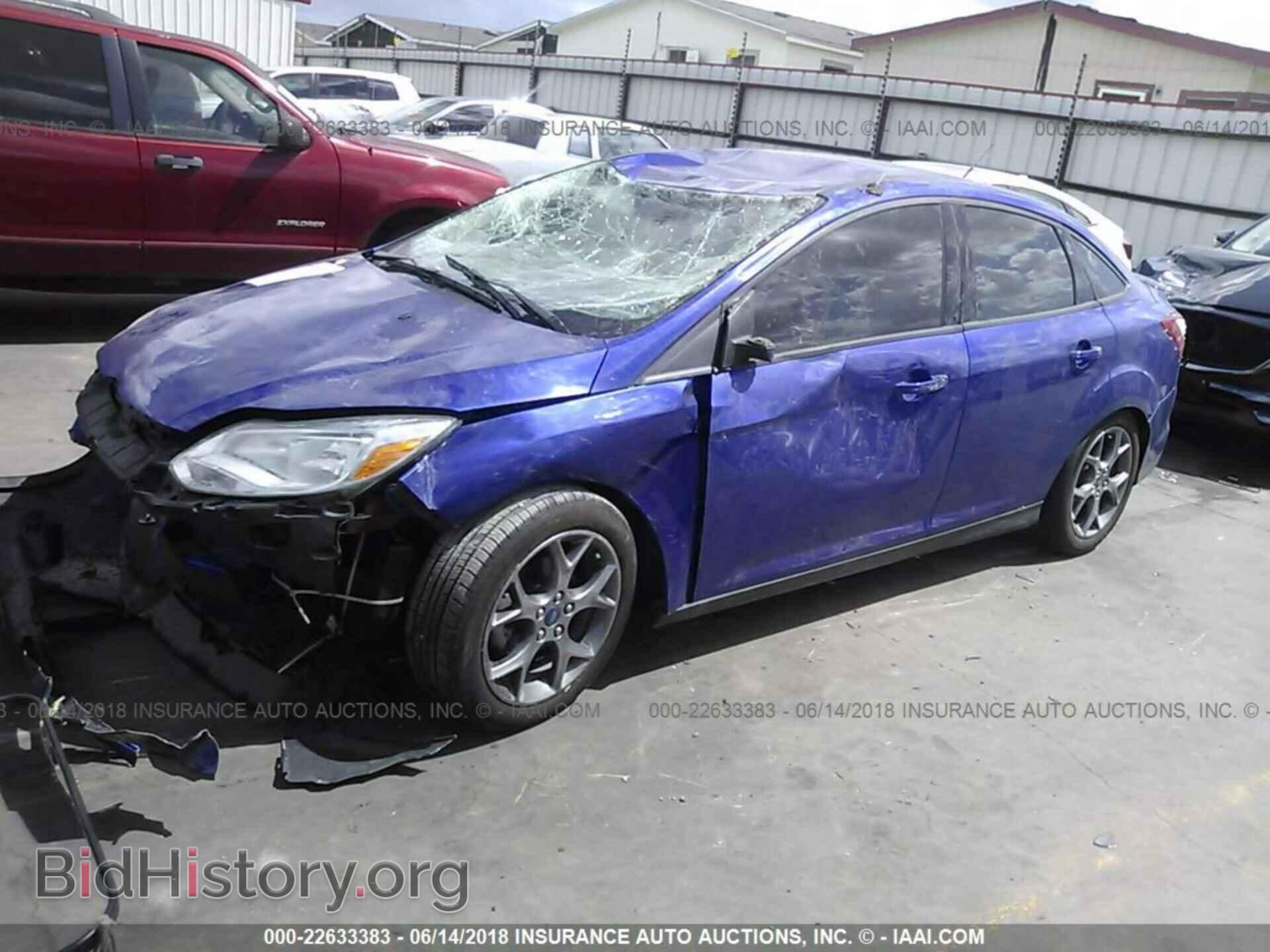 2014 Ford Focus - VIN: 1FADP3F24EL137722 - Фото 2