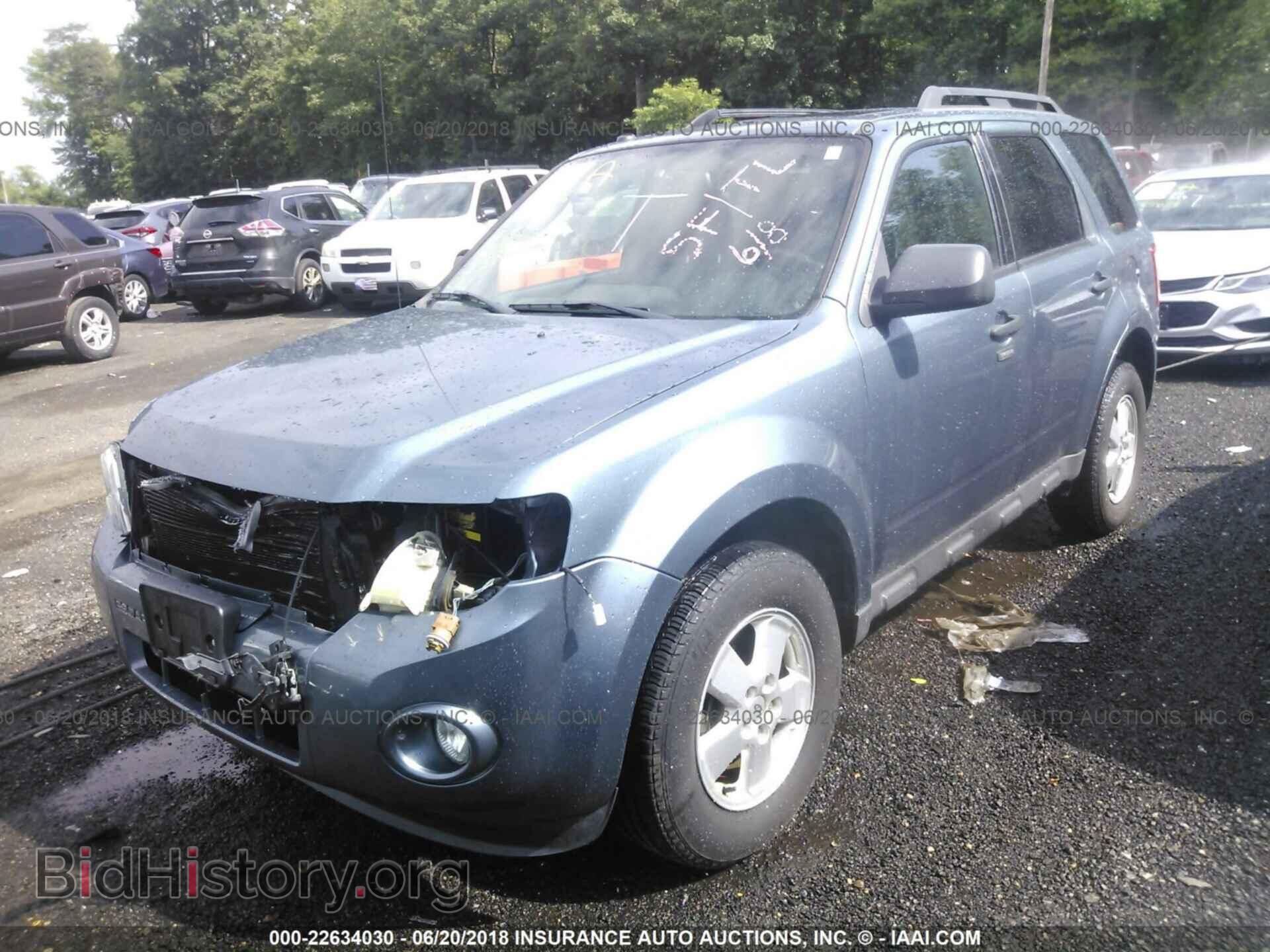 2011 Ford Escape - VIN: 1FMCU0D7XBKB28399 - Фото 2