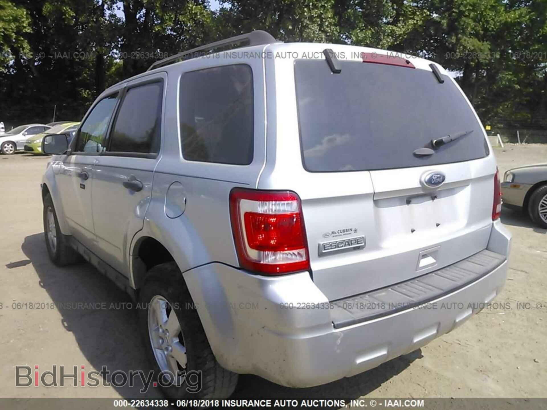 2011 Ford Escape - VIN: 1FMCU0D74BKB83379 - Фото 3