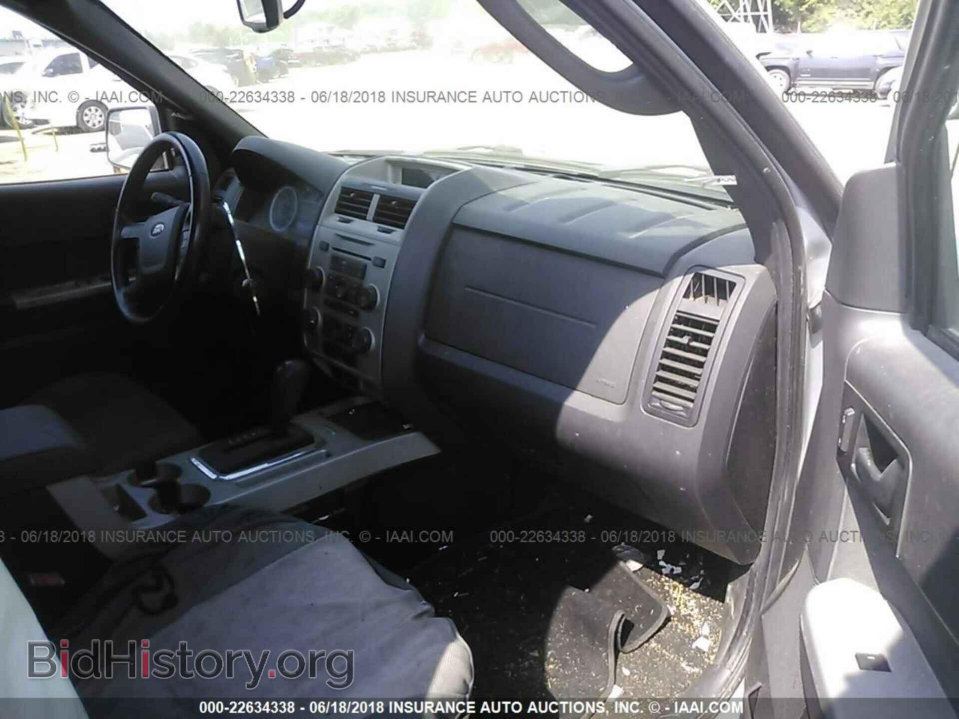 2011 Ford Escape - VIN: 1FMCU0D74BKB83379 - Фото 5