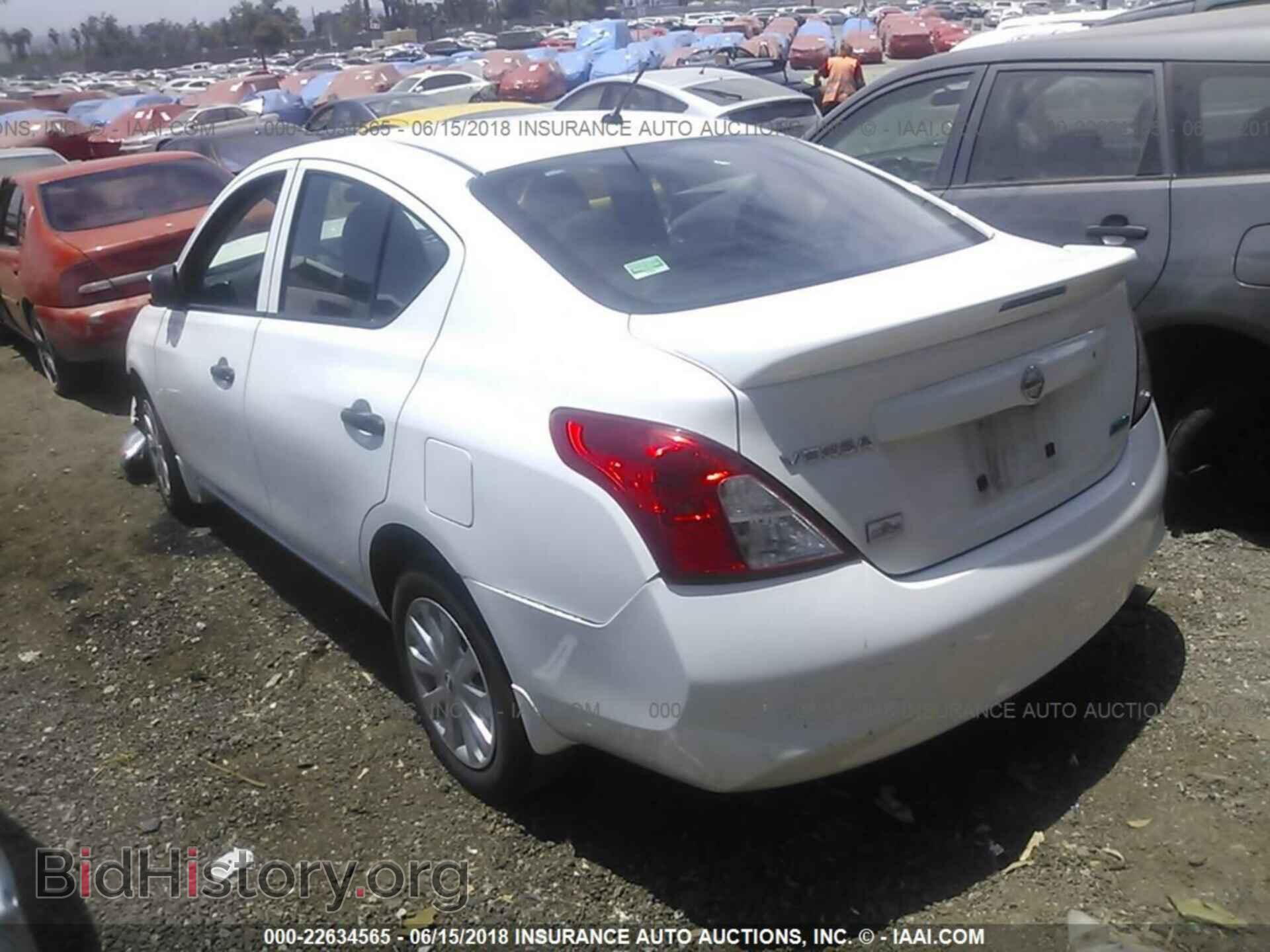 2014 Nissan Versa - VIN: 3N1CN7AP1EL826307 - Фото 3