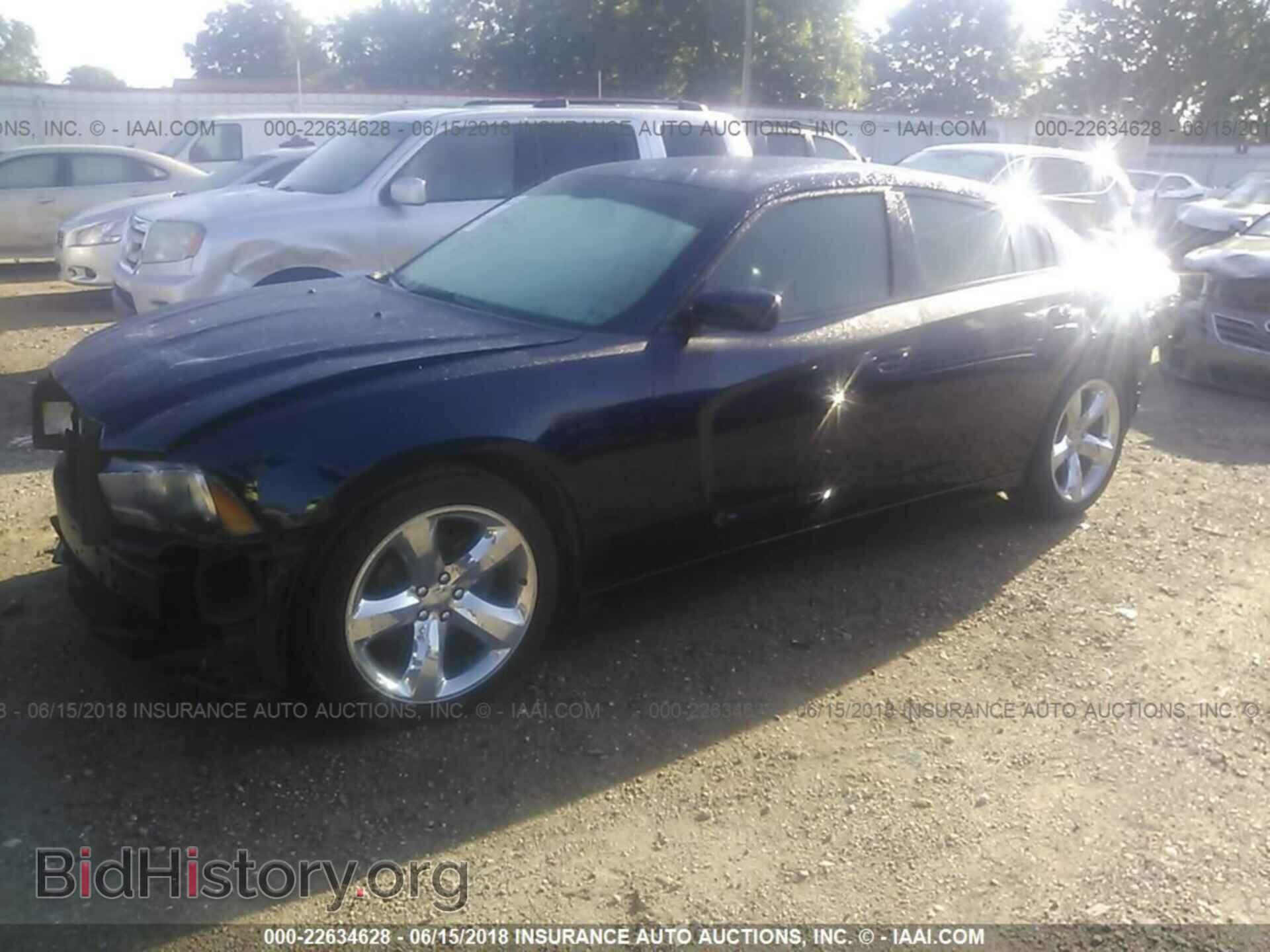 2013 Dodge Charger - VIN: 2C3CDXHG0DH696490 - Фото 2