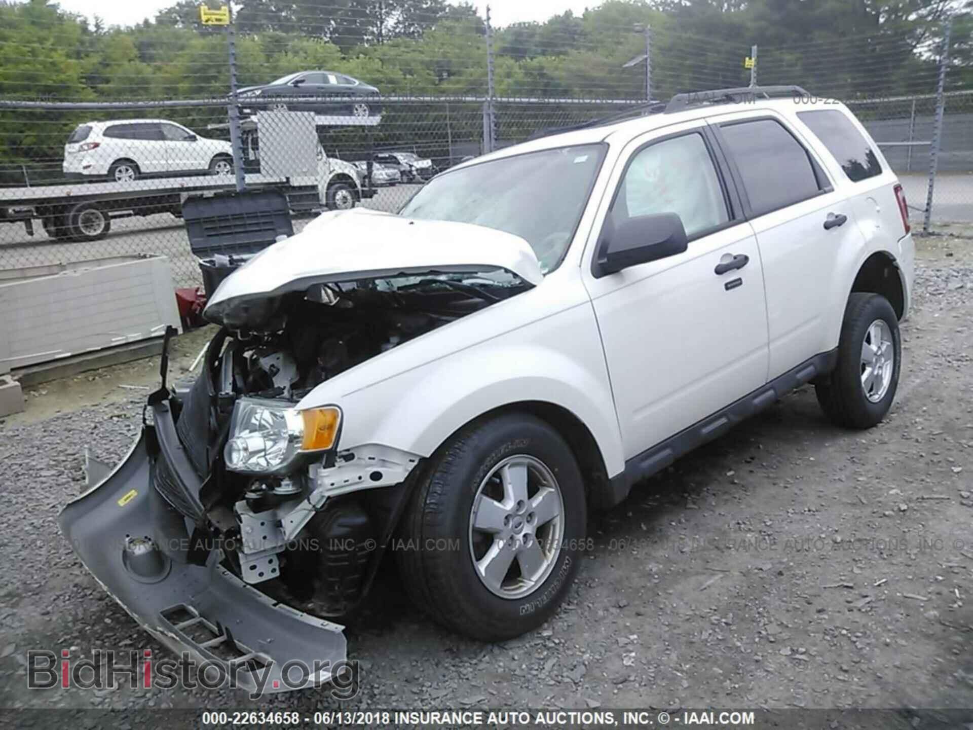 2012 Ford Escape - VIN: 1FMCU9D70CKA02137 - Photo 2