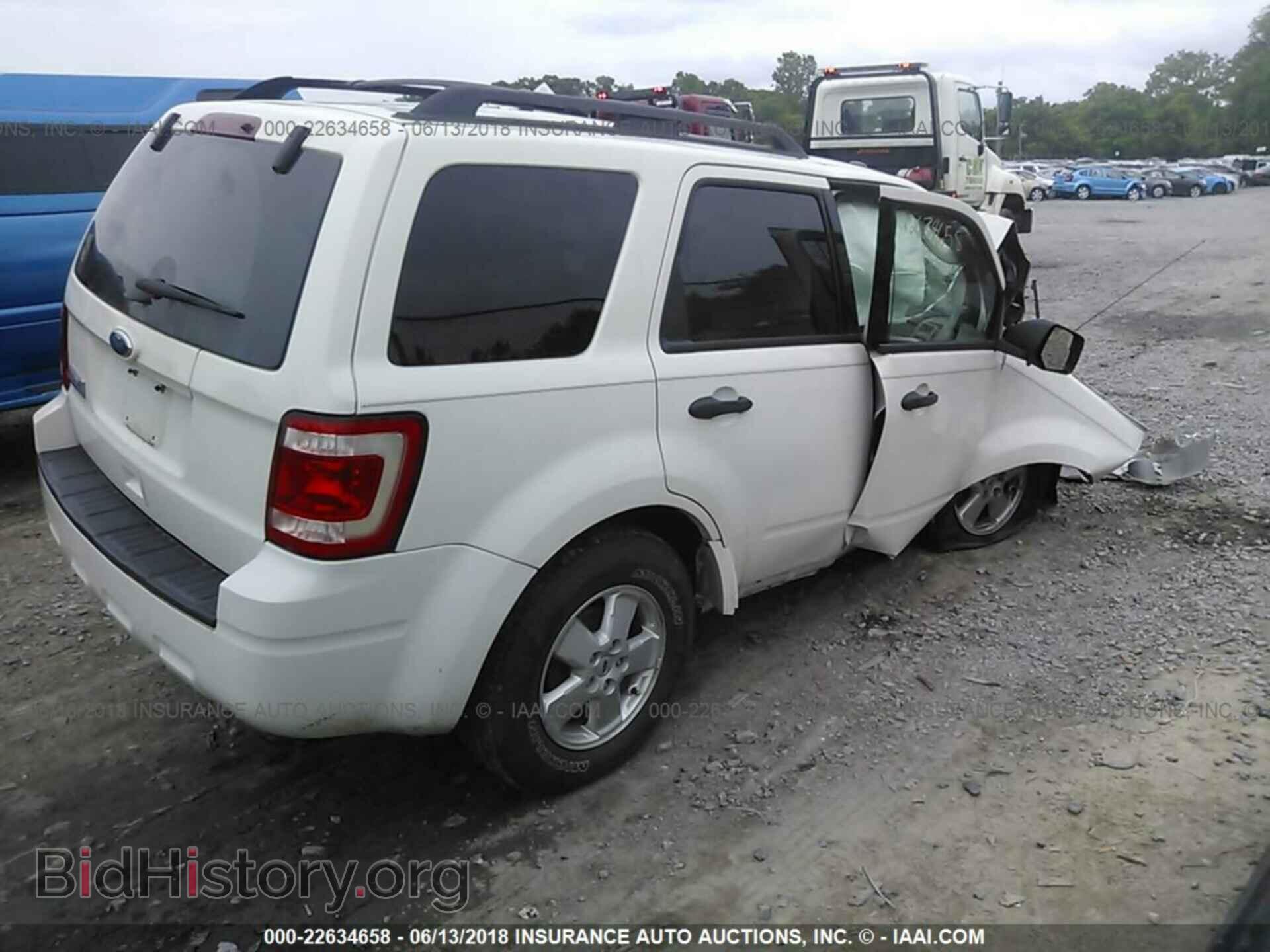 2012 Ford Escape - VIN: 1FMCU9D70CKA02137 - Photo 4