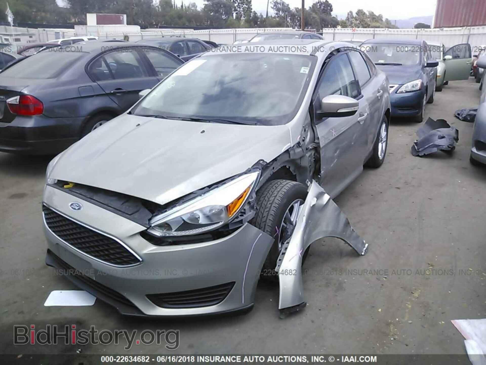 2015 Ford Focus - VIN: 1FADP3F26FL205200 - Photo 2