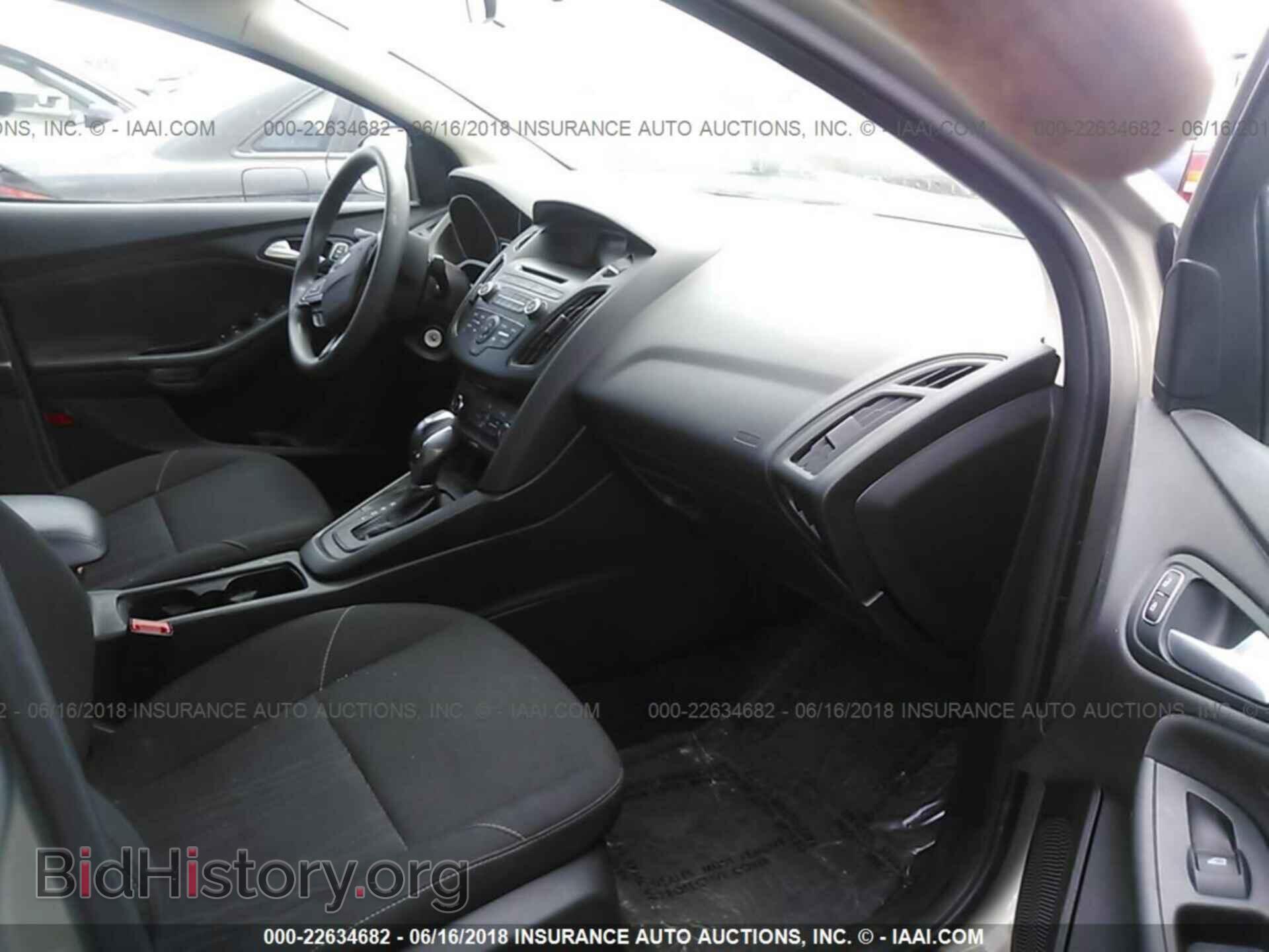 2015 Ford Focus - VIN: 1FADP3F26FL205200 - Photo 5