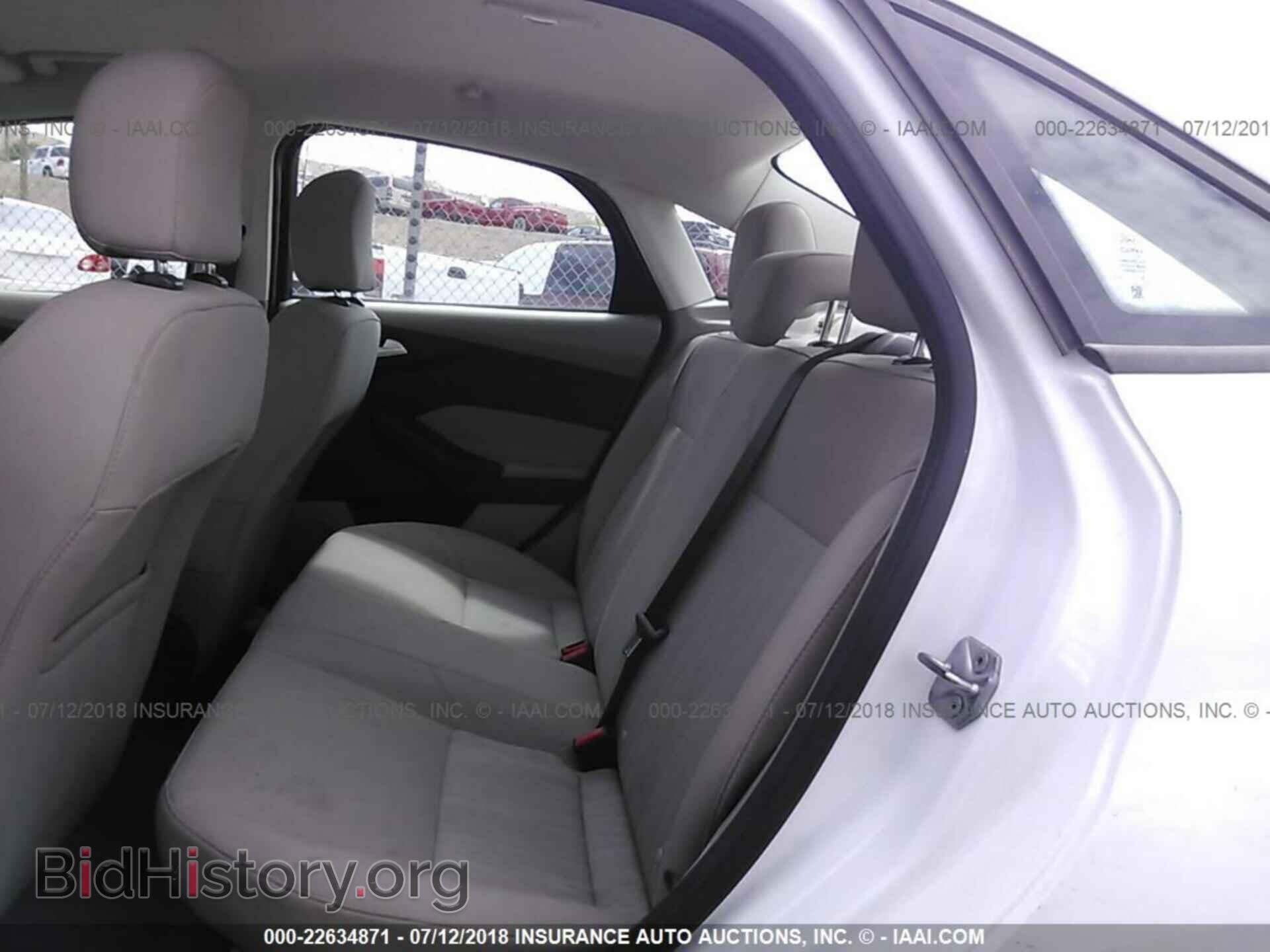 2016 Ford Focus - VIN: 1FADP3F22GL255979 - Photo 8
