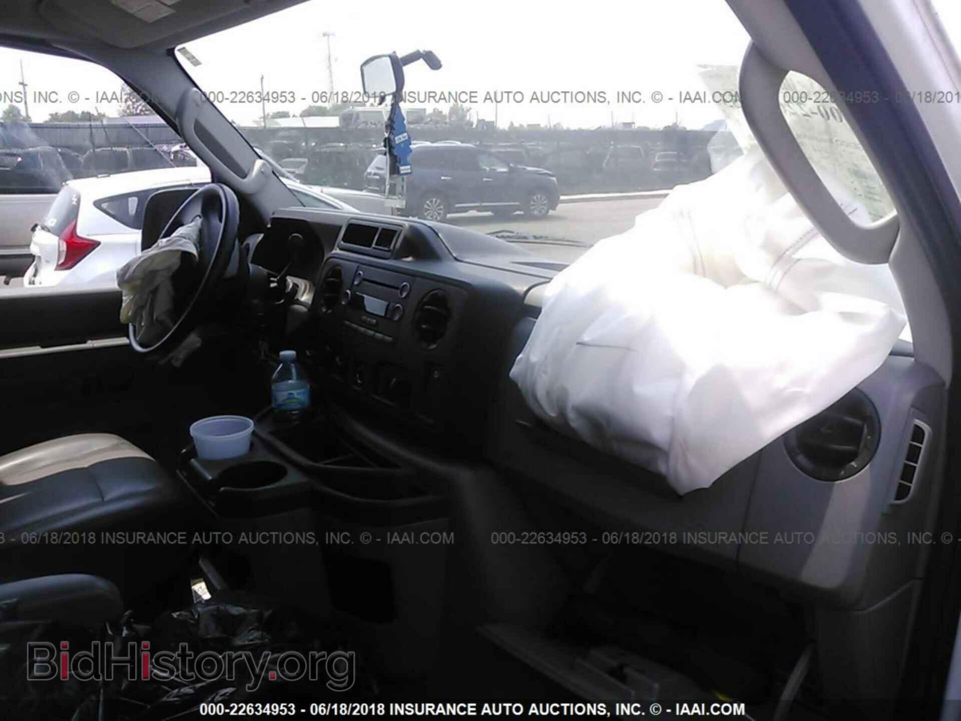 2011 Ford Econoline - VIN: 1FBNE3BL2BDB30684 - Photo 5