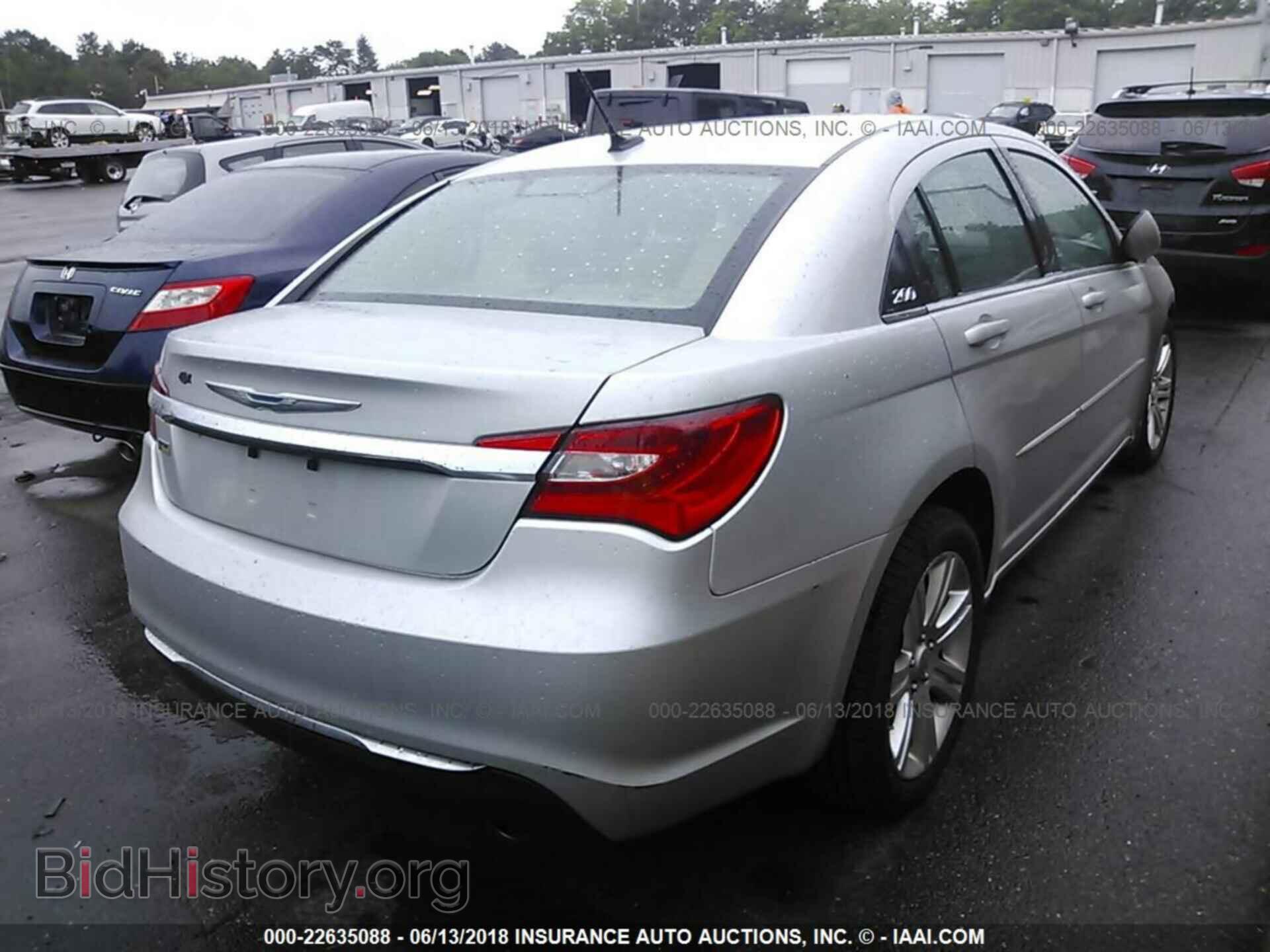 2012 Chrysler 200 - VIN: 1C3CCBBG7CN225845 - Фото 4