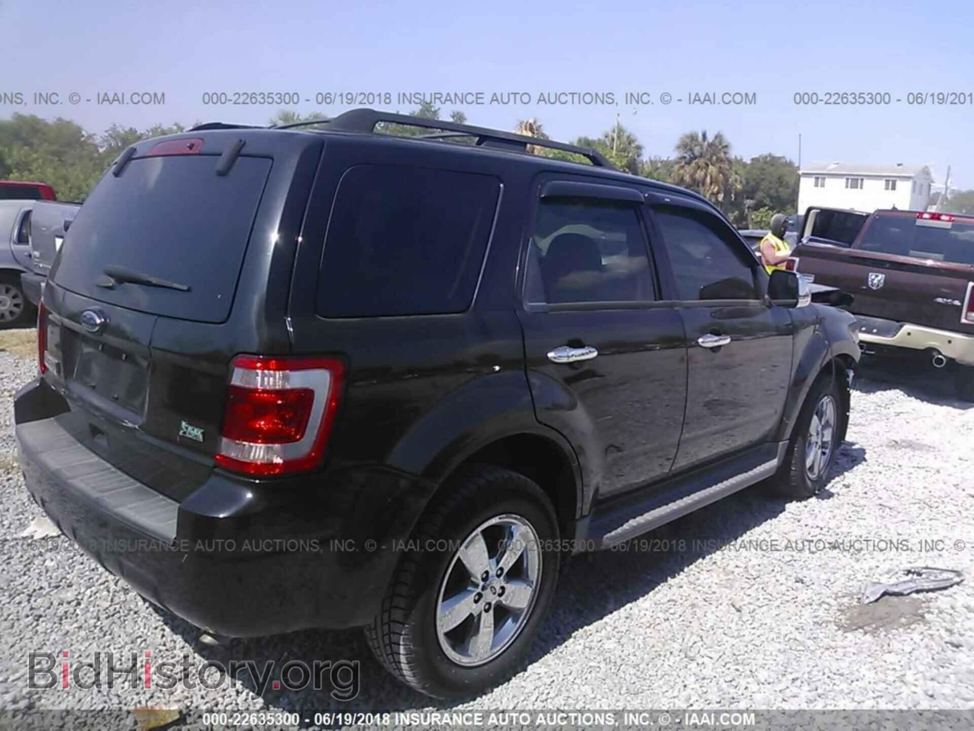 2011 Ford Escape - VIN: 1FMCU0DG3BKC21829 - Photo 4