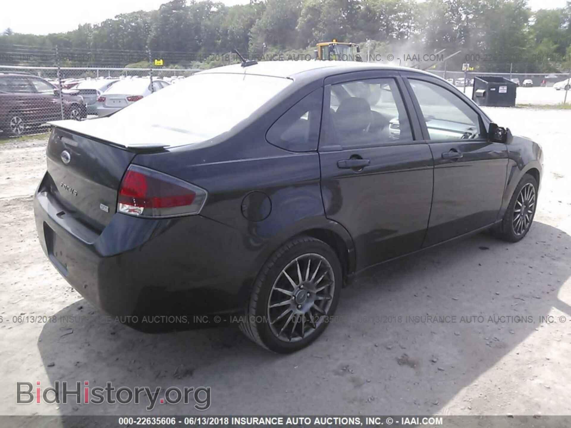 2011 Ford Focus - VIN: 1FAHP3GN2BW107378 - Фото 4