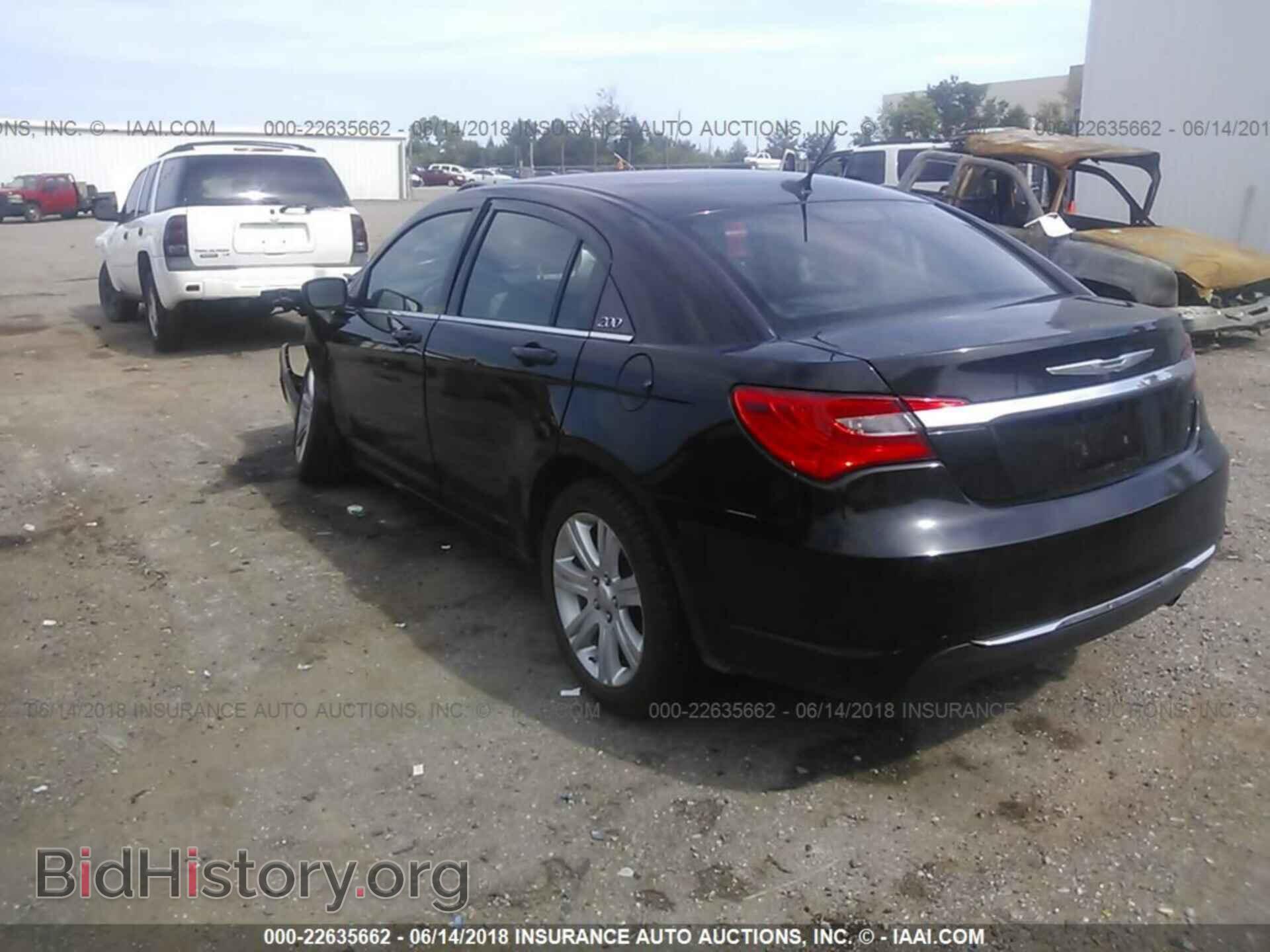 2013 Chrysler 200 - VIN: 1C3CCBAB9DN669588 - Photo 3